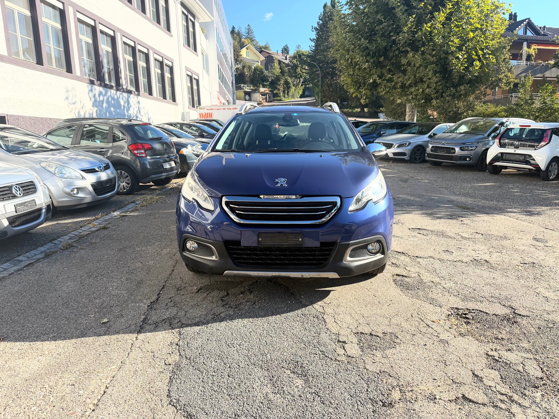 PEUGEOT 2008 1.2 PureTech Allure-image-1