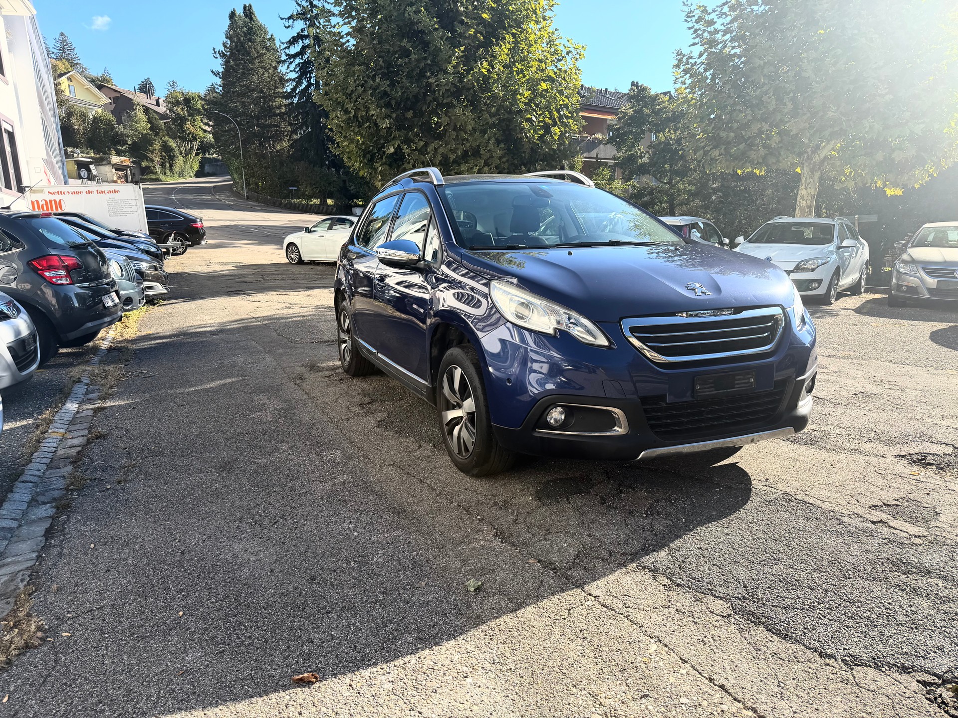 PEUGEOT 2008 1.2 PureTech Allure-image-2
