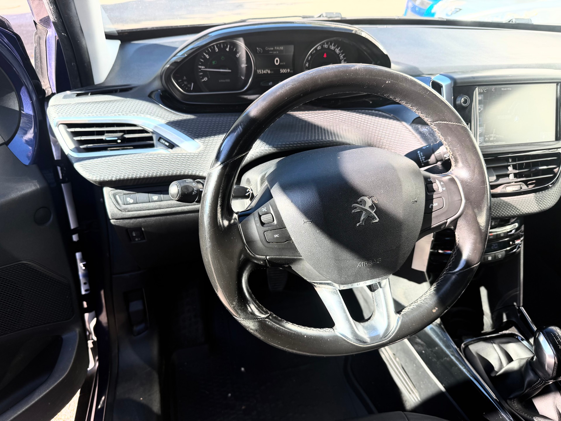 PEUGEOT 2008 1.2 PureTech Allure-image-13