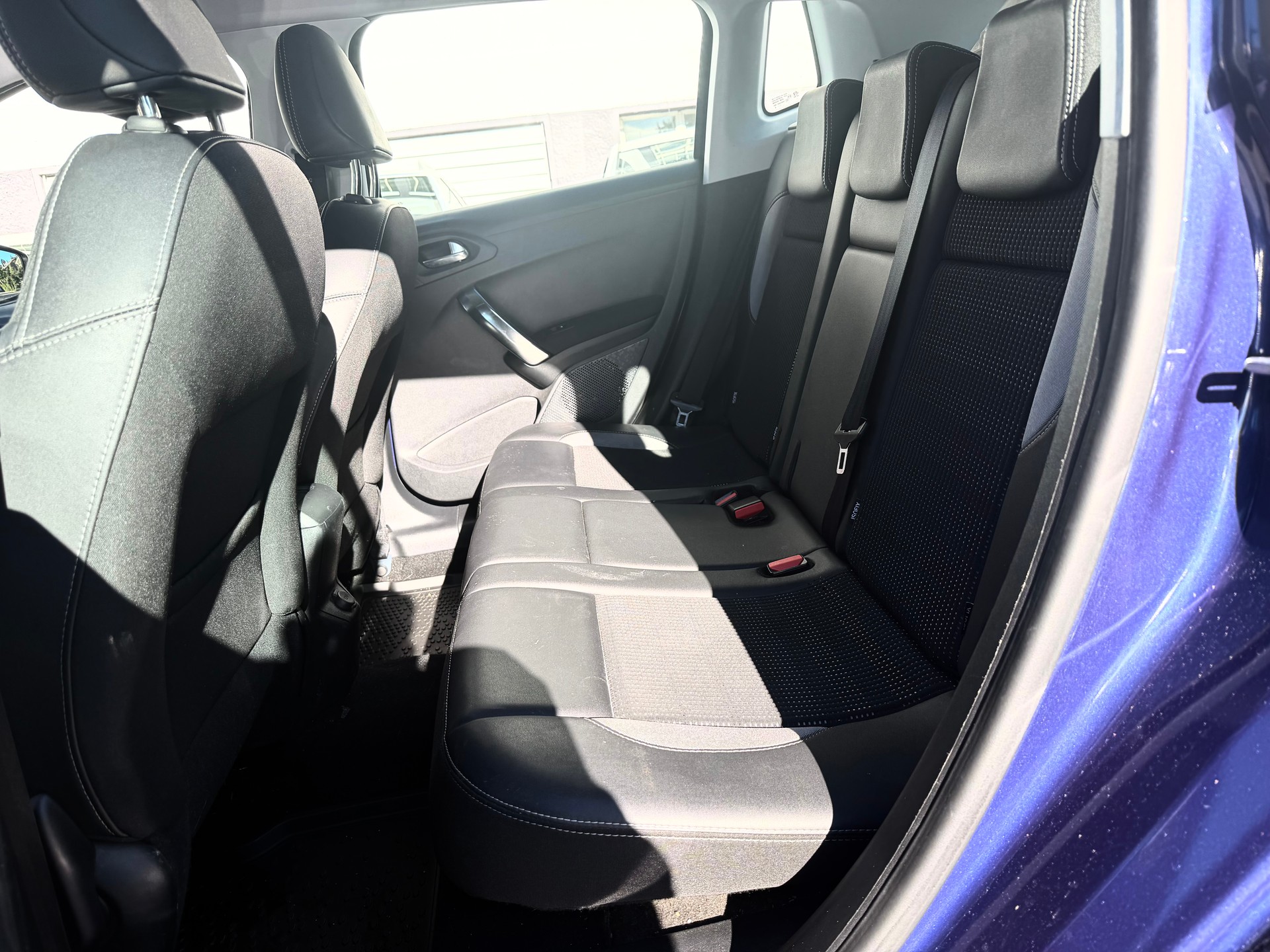 PEUGEOT 2008 1.2 PureTech Allure-image-7