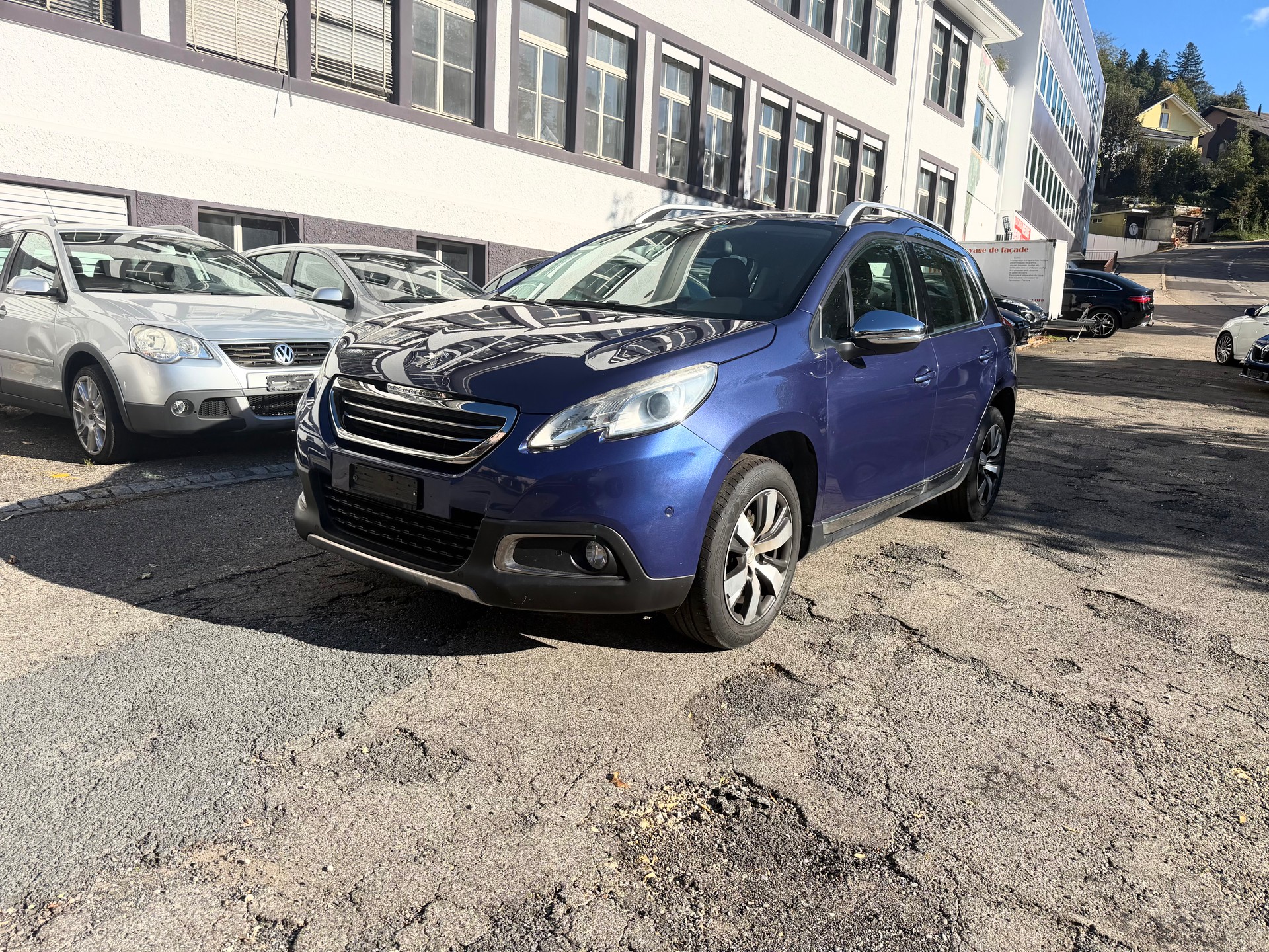 PEUGEOT 2008 1.2 PureTech Allure-image-0