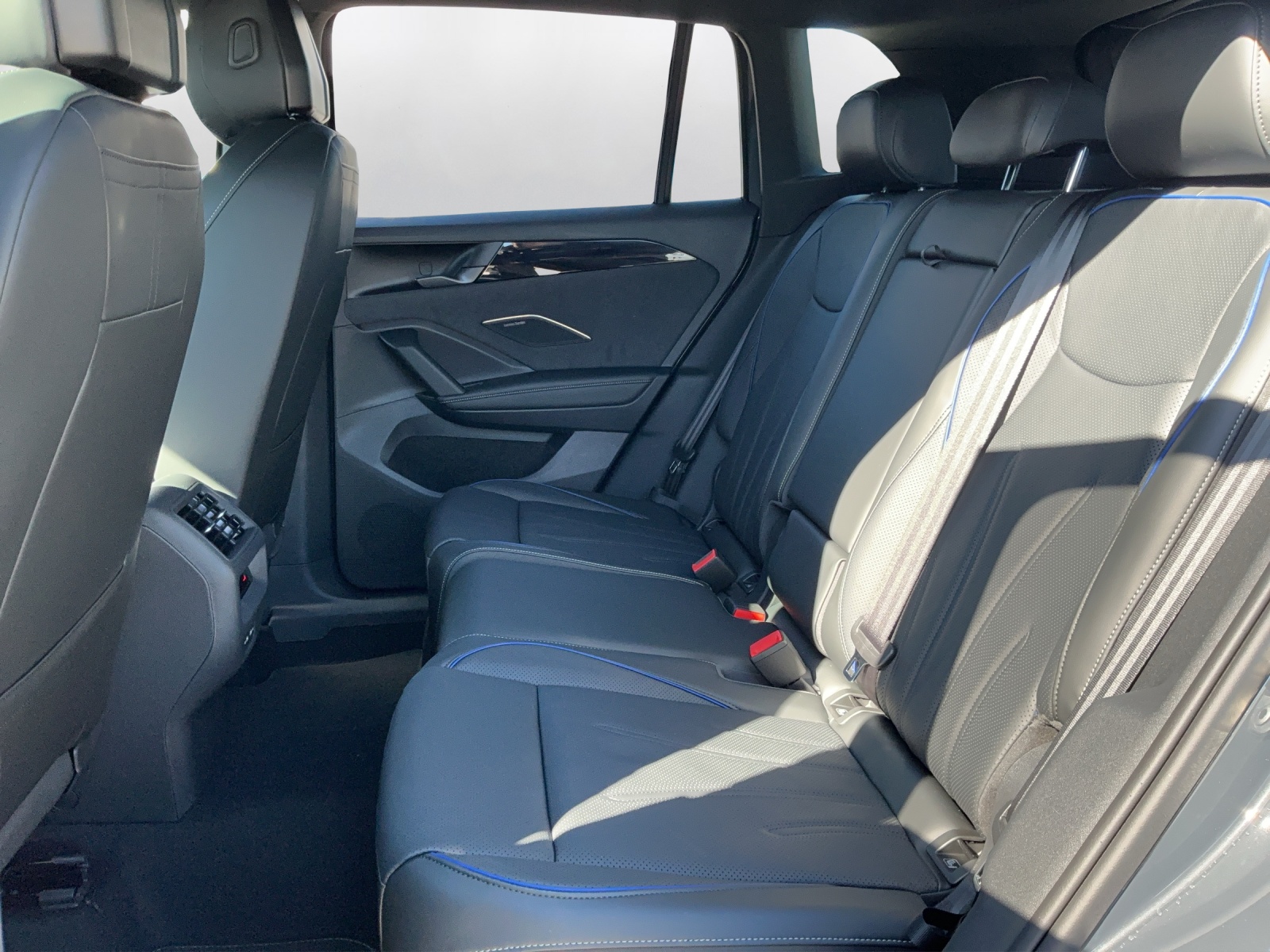 VW Tiguan 2.0 TSI DSG United 4Motion-image-10