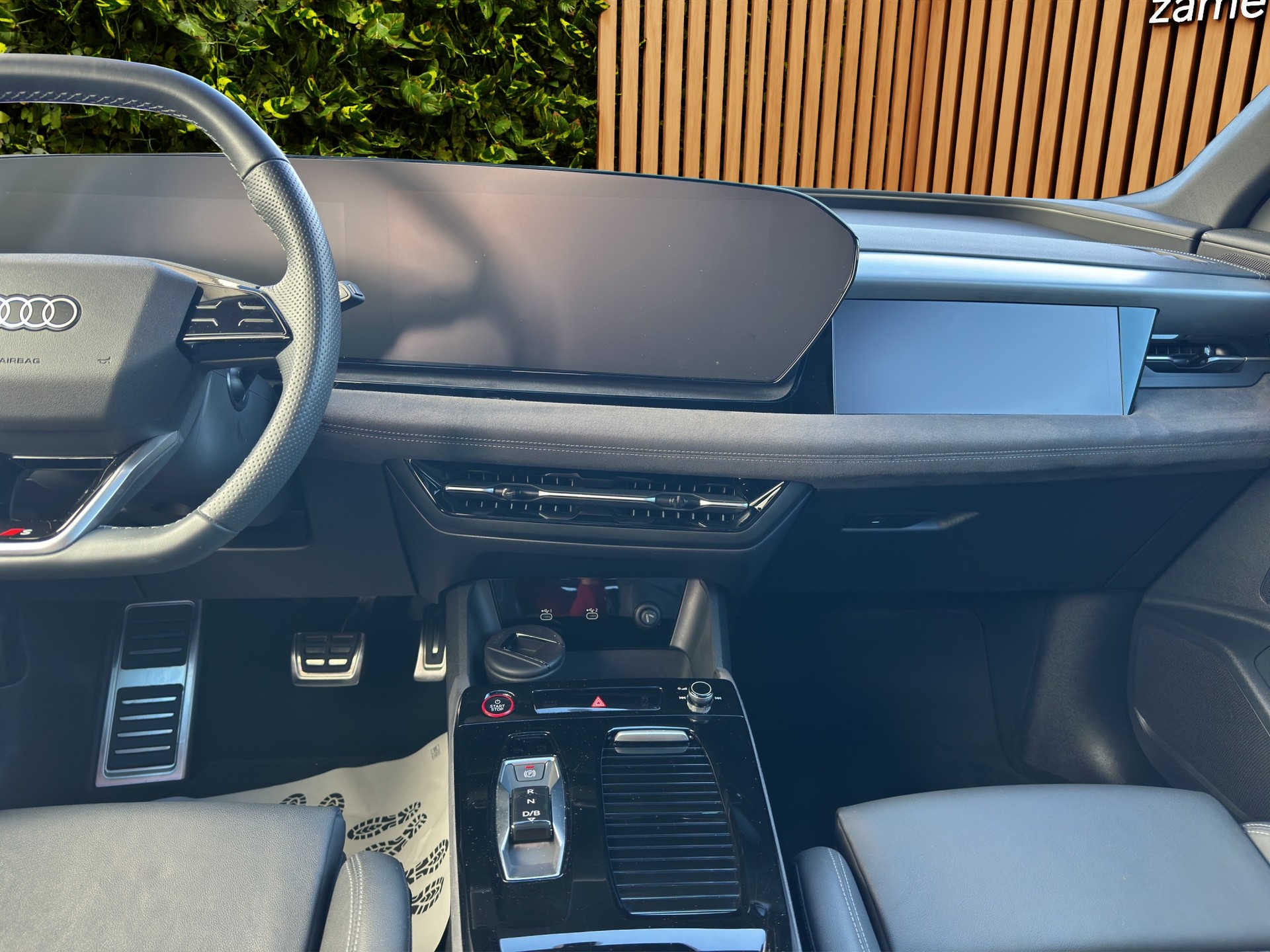 AUDI SQ6 e-tron quattro-image-13