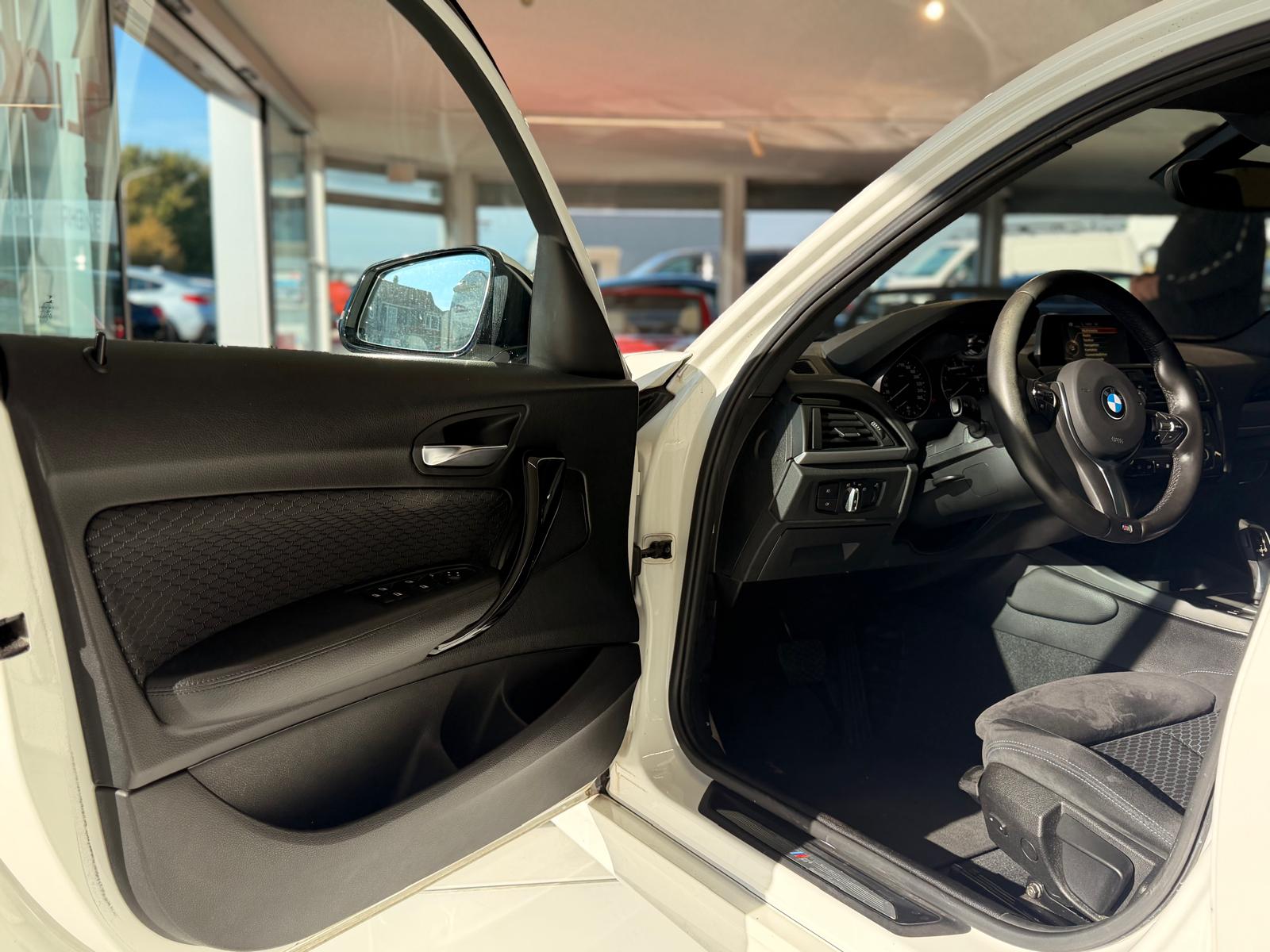 BMW 118i M Sport Steptronic-image-14