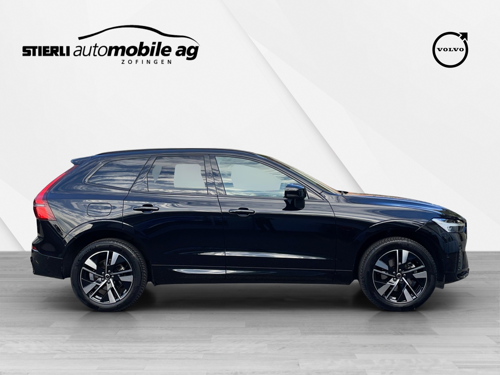 VOLVO XC60 2.0 B5 MH Plus Dark AWD-image-3