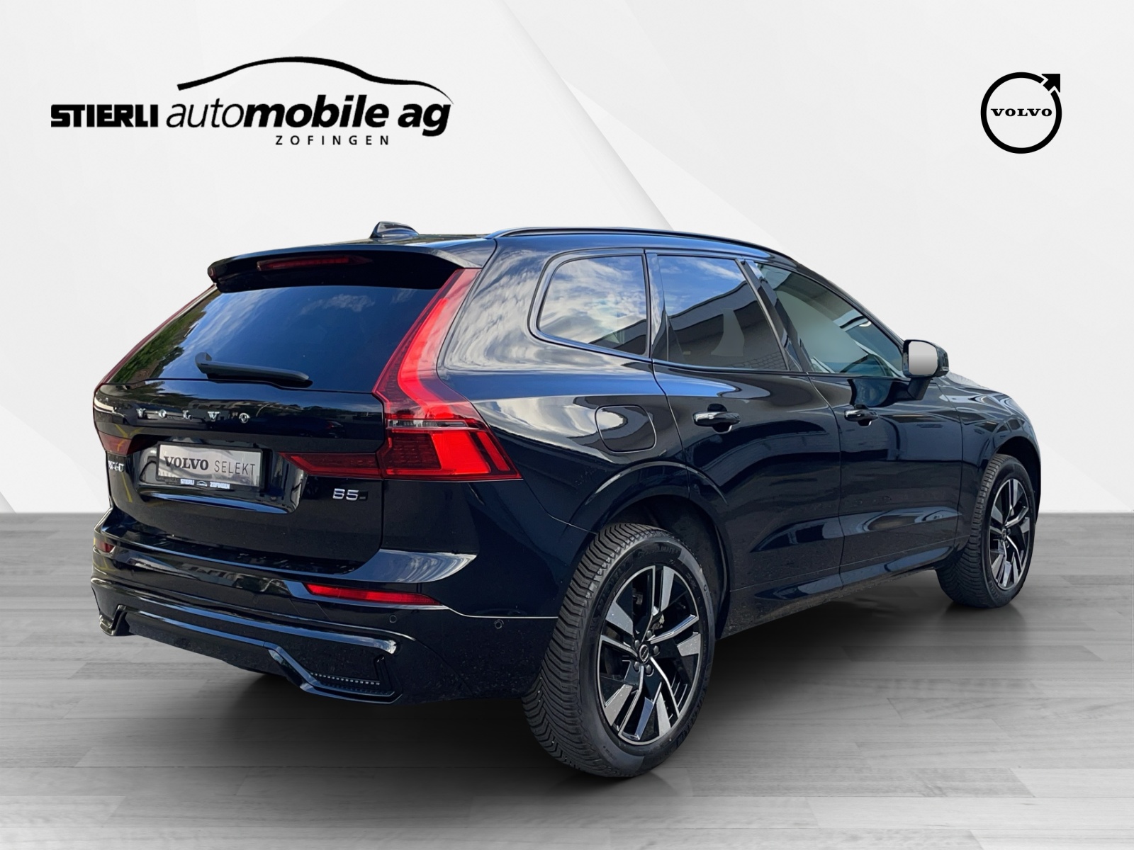 VOLVO XC60 2.0 B5 MH Plus Dark AWD-image-4
