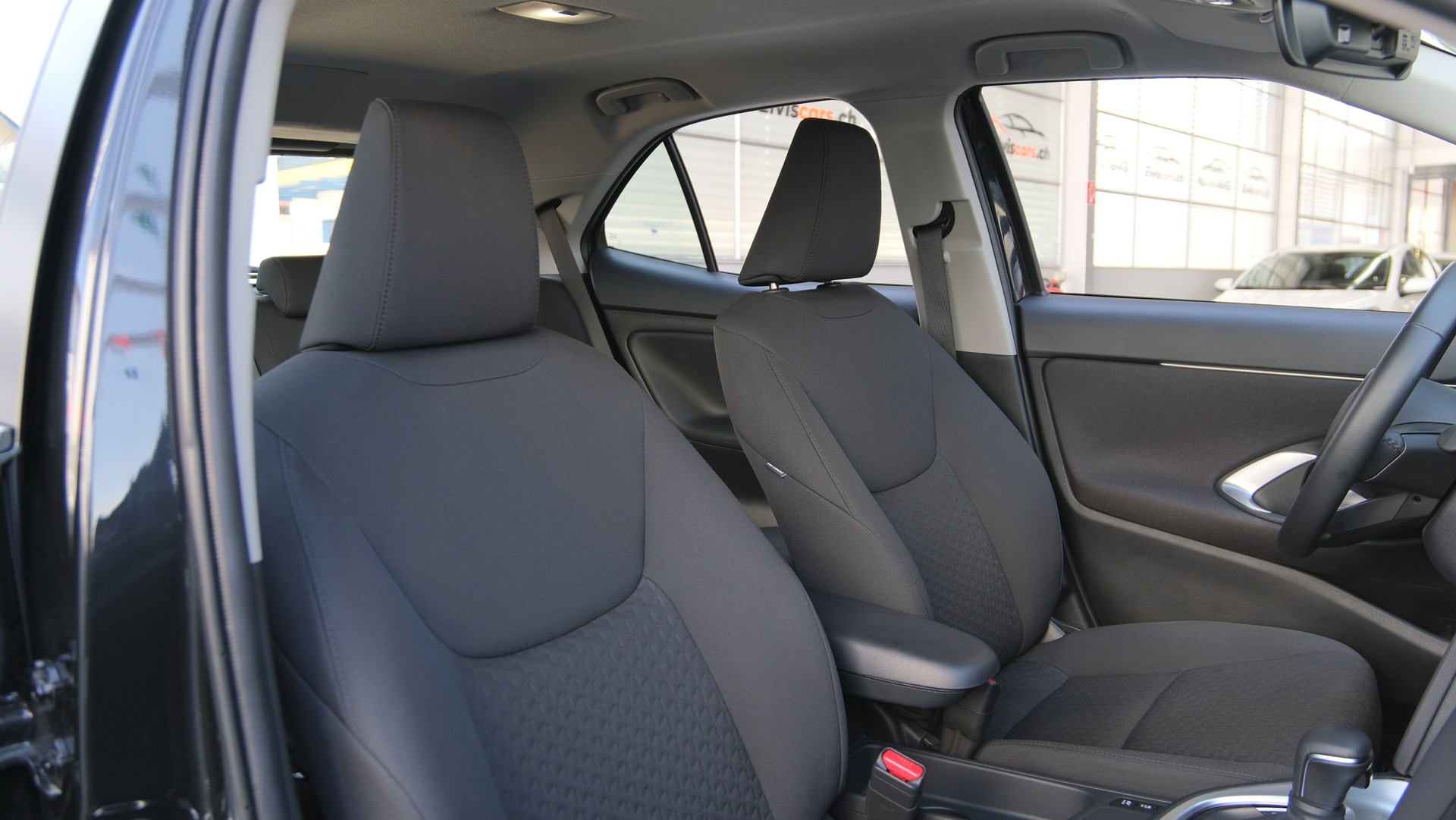 TOYOTA Yaris Cross 1.5 Trend e-CVT-image-11