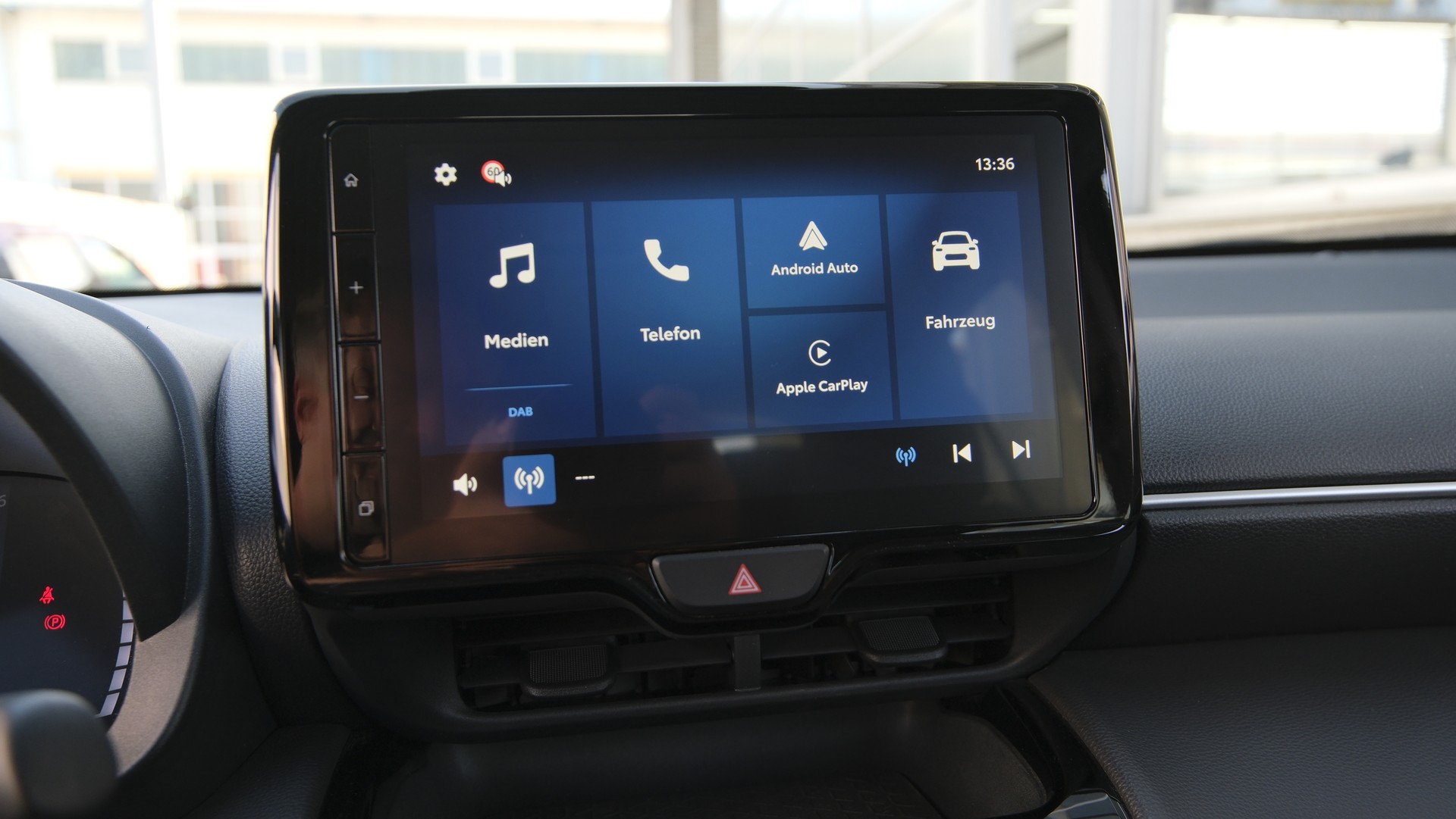 TOYOTA Yaris Cross 1.5 Trend e-CVT-image-16