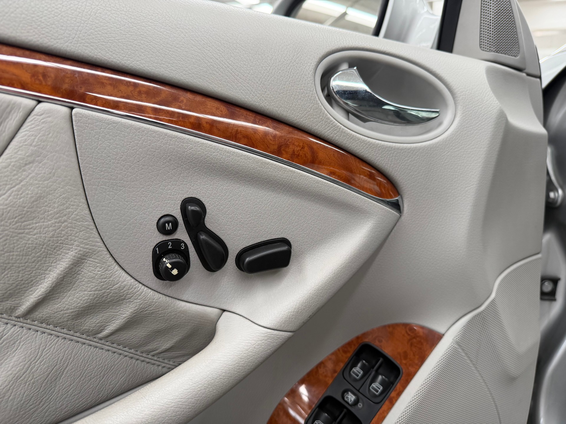 MERCEDES-BENZ CLK 320 Automatica-image-7