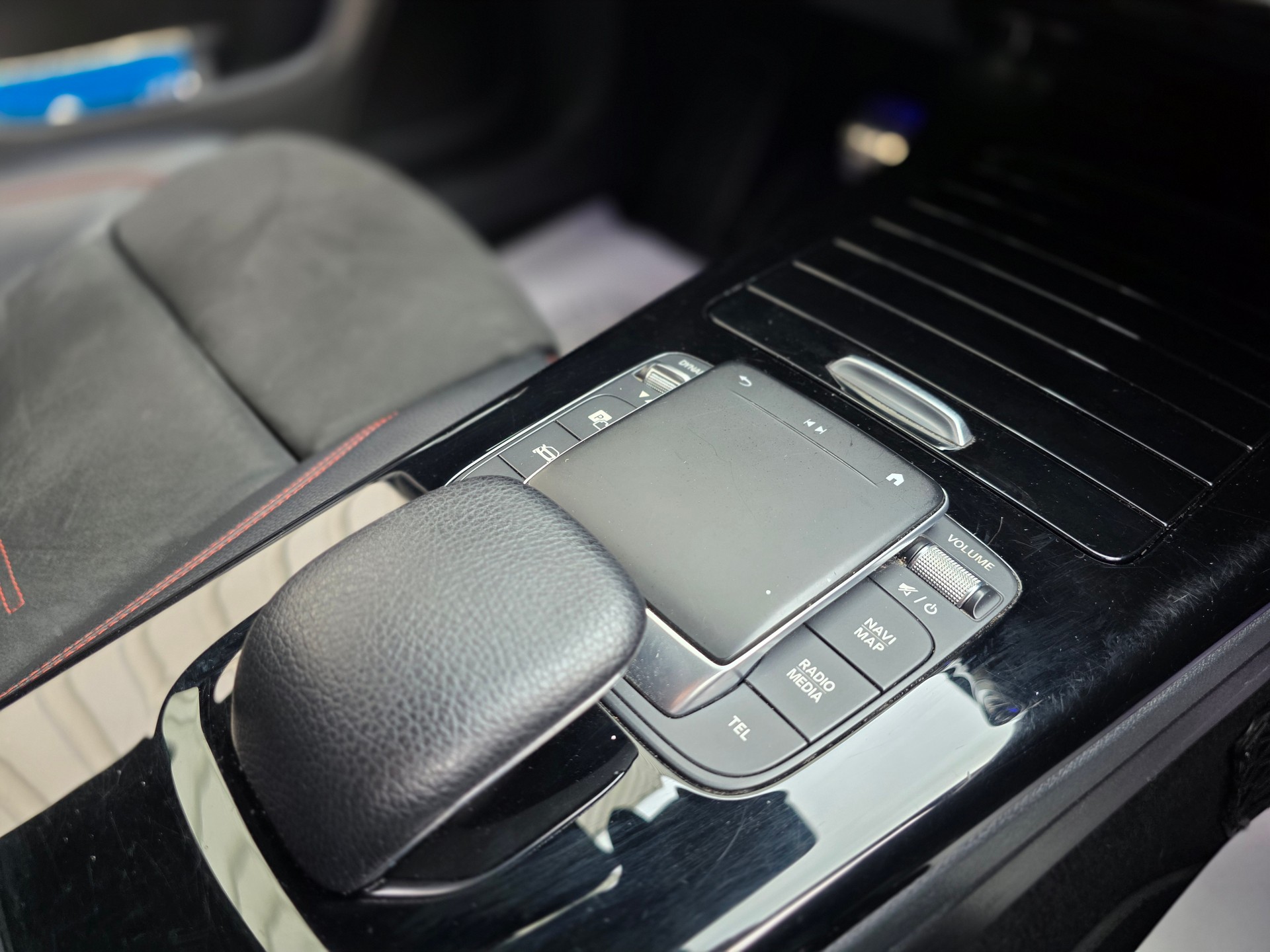 MERCEDES-BENZ CLA 200 AMG Line 7G-DCT-image-8