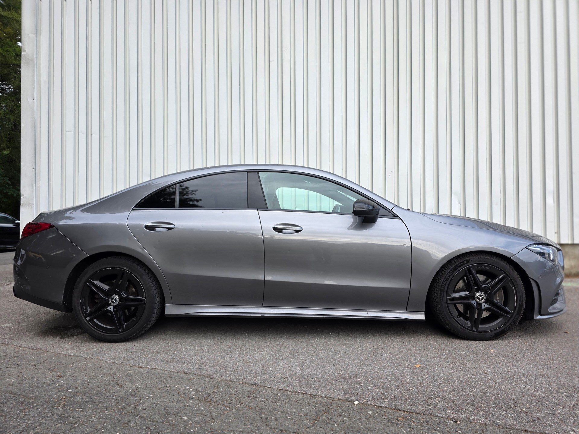 MERCEDES-BENZ CLA 200 AMG Line 7G-DCT-image-5