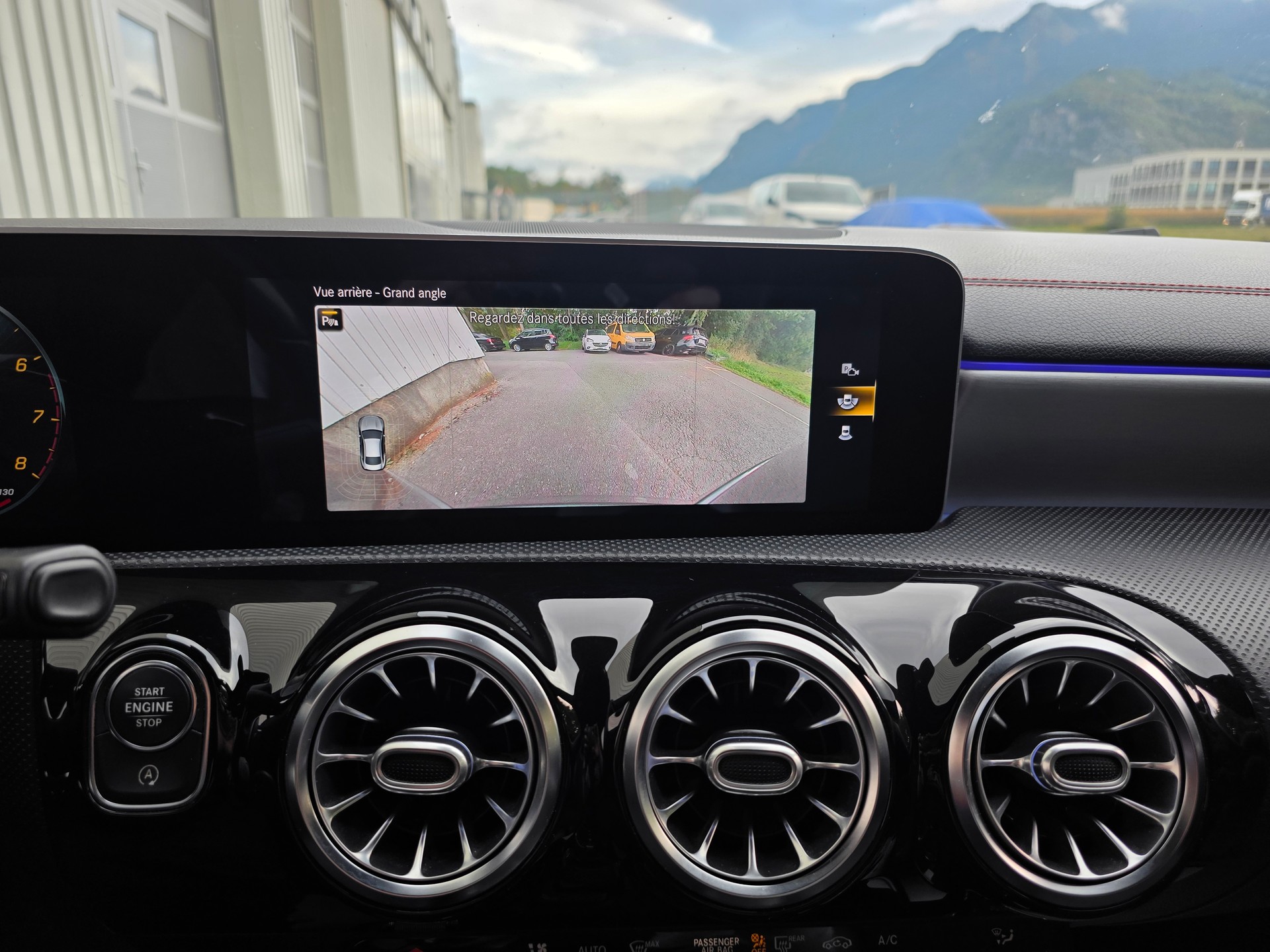 MERCEDES-BENZ CLA 200 AMG Line 7G-DCT-image-12