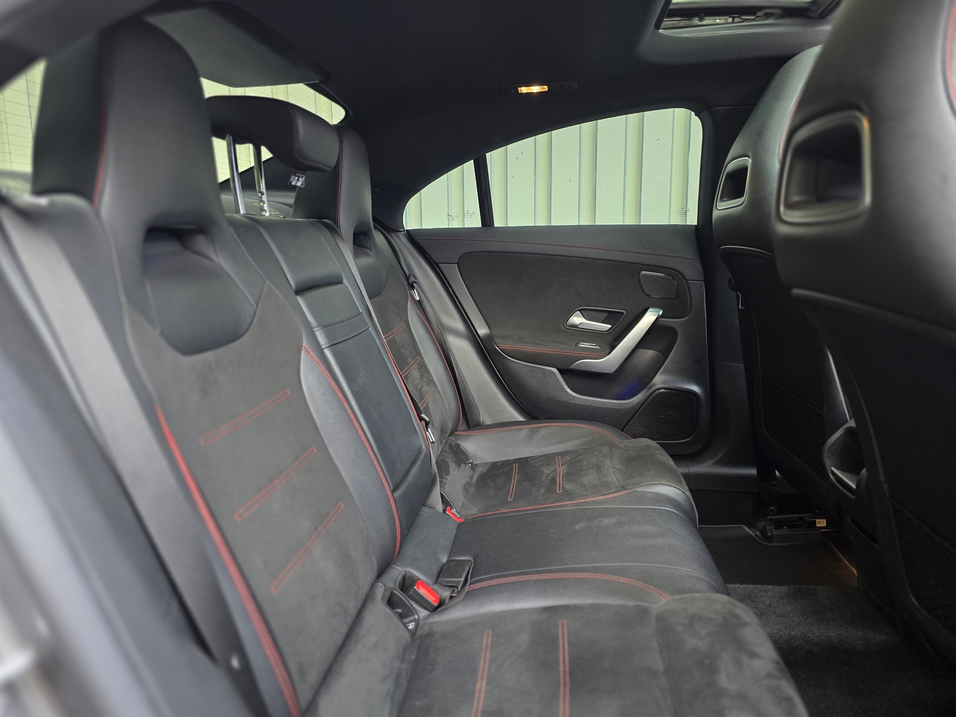 MERCEDES-BENZ CLA 200 AMG Line 7G-DCT-image-14