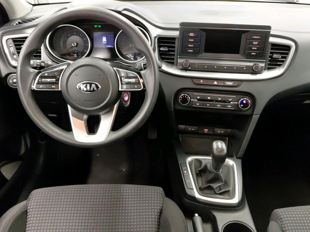 KIA Ceed Sportswagon 1.0 T-GDi MHEV Power ** Frisch ab MFK und Service ** CH Auto ** 1. Hand ** Anhängerkupplung **-image-4