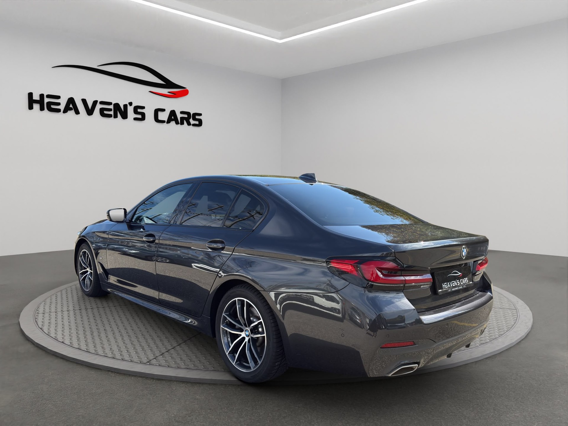 BMW 520d xDrive 48V M Sport Steptronic-image-4