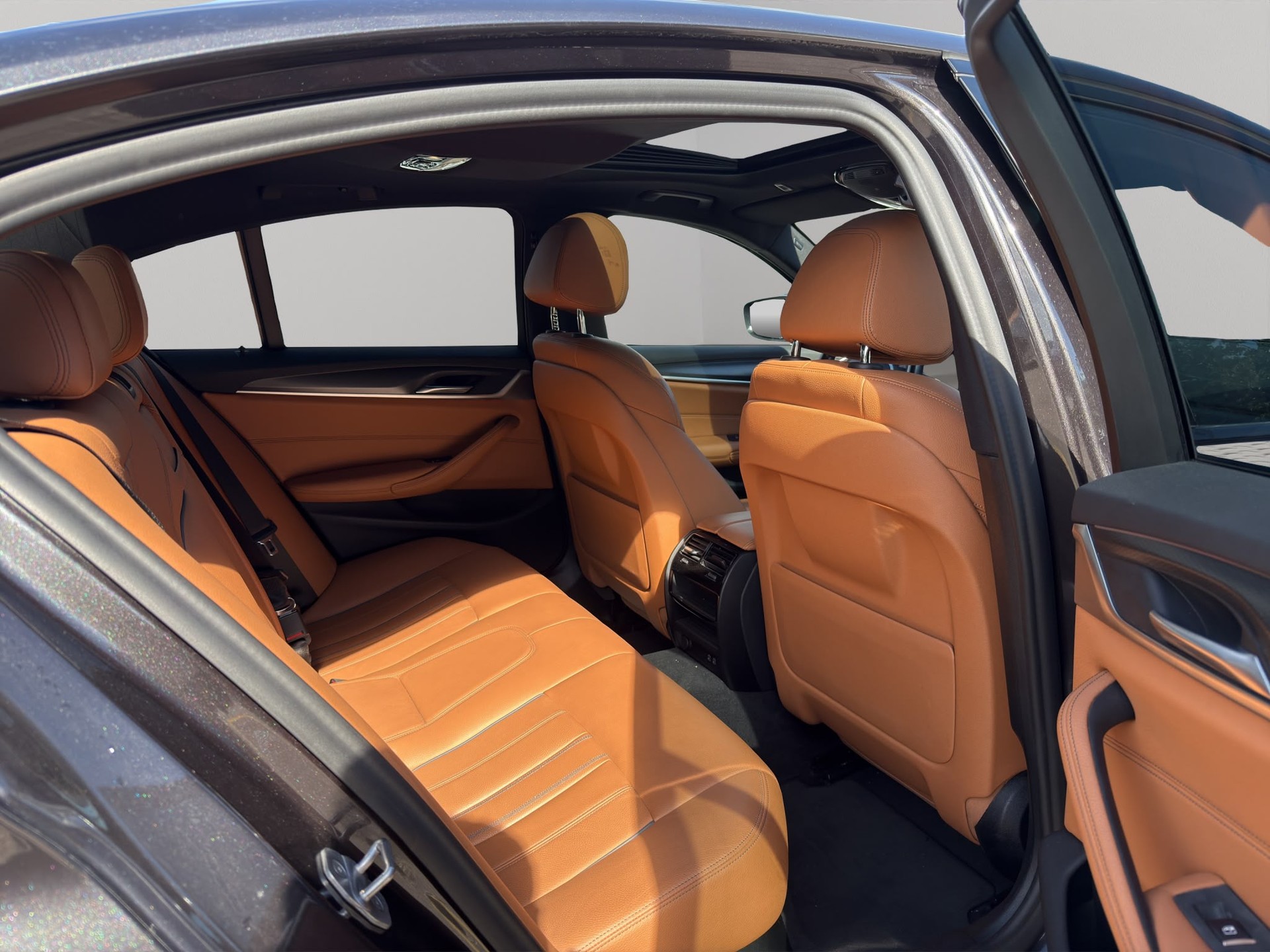 BMW 520d xDrive 48V M Sport Steptronic-image-9
