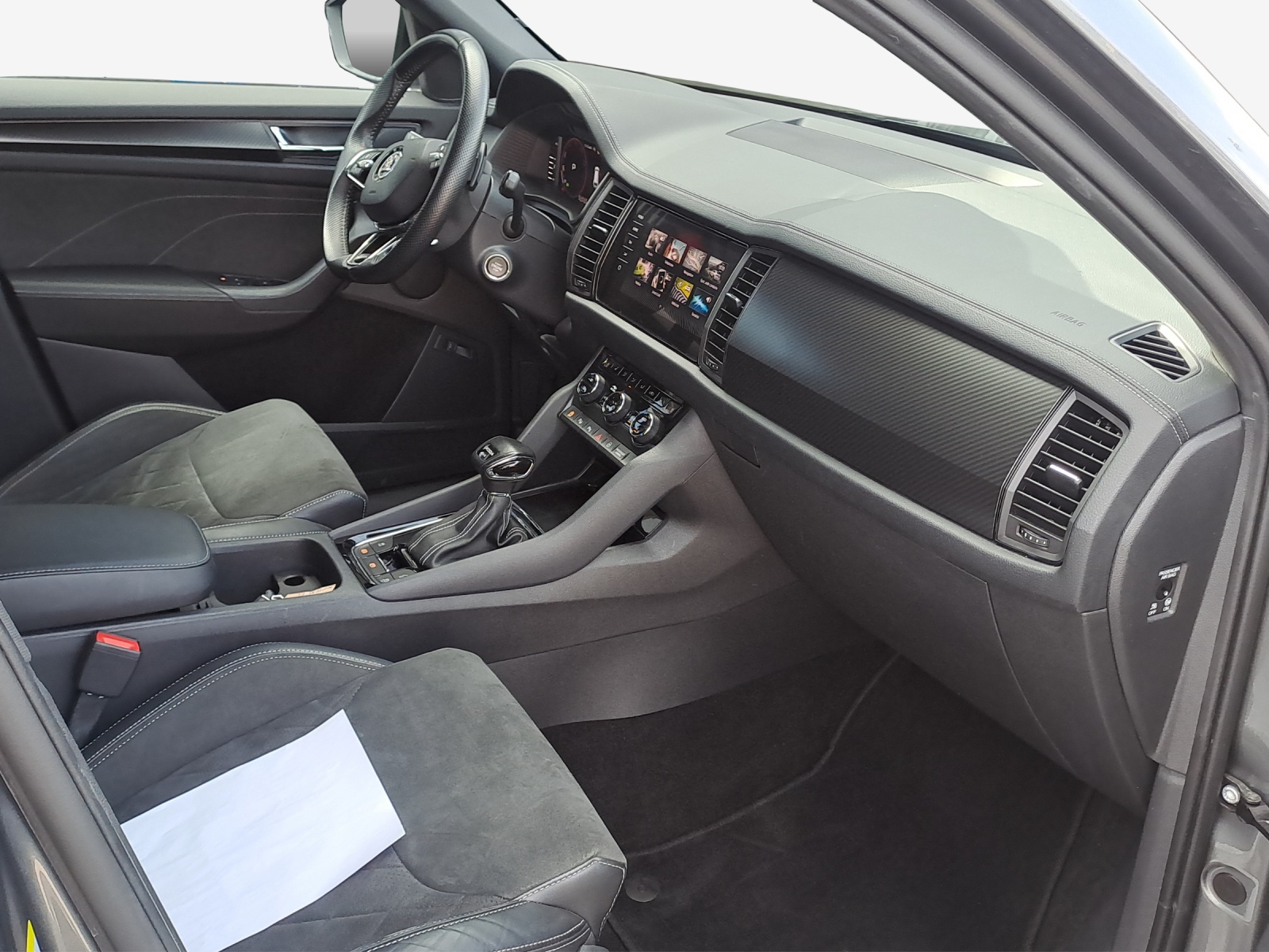SKODA Kodiaq 2.0 TSI 4x4 SportLine-image-13