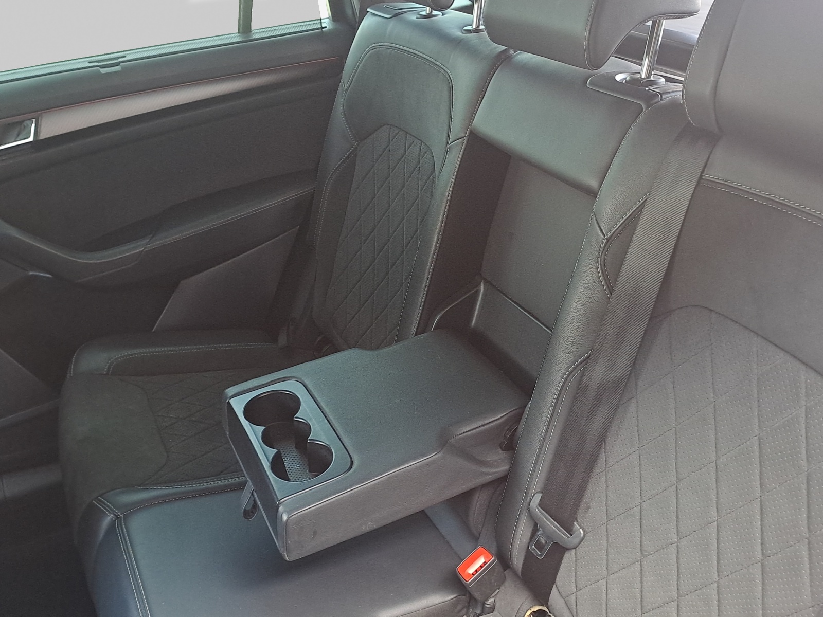 SKODA Kodiaq 2.0 TSI 4x4 SportLine-image-11