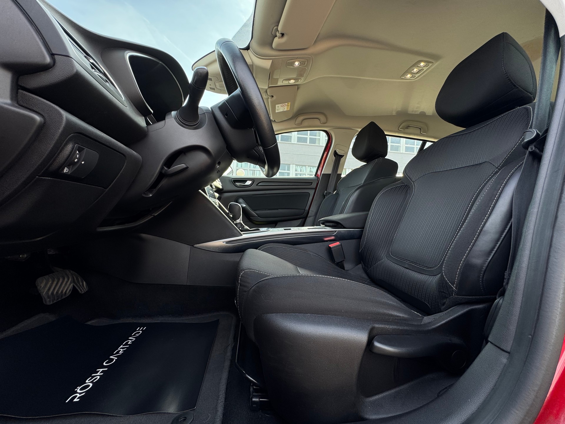 RENAULT Mégane Grandtour 1.5 dCi Business EDC-image-13
