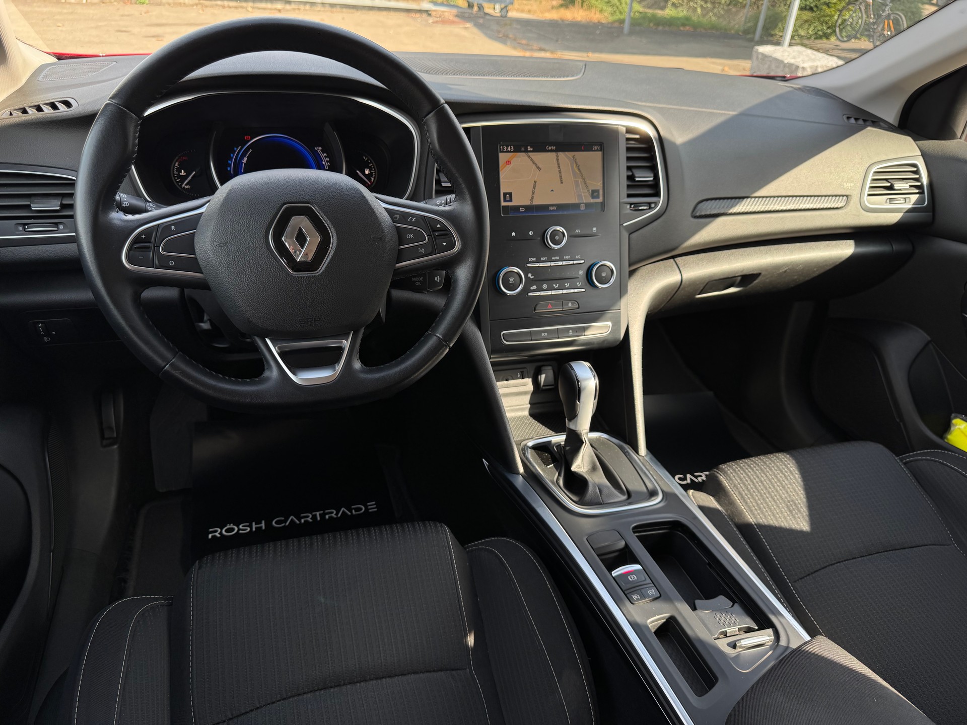 RENAULT Mégane Grandtour 1.5 dCi Business EDC-image-11