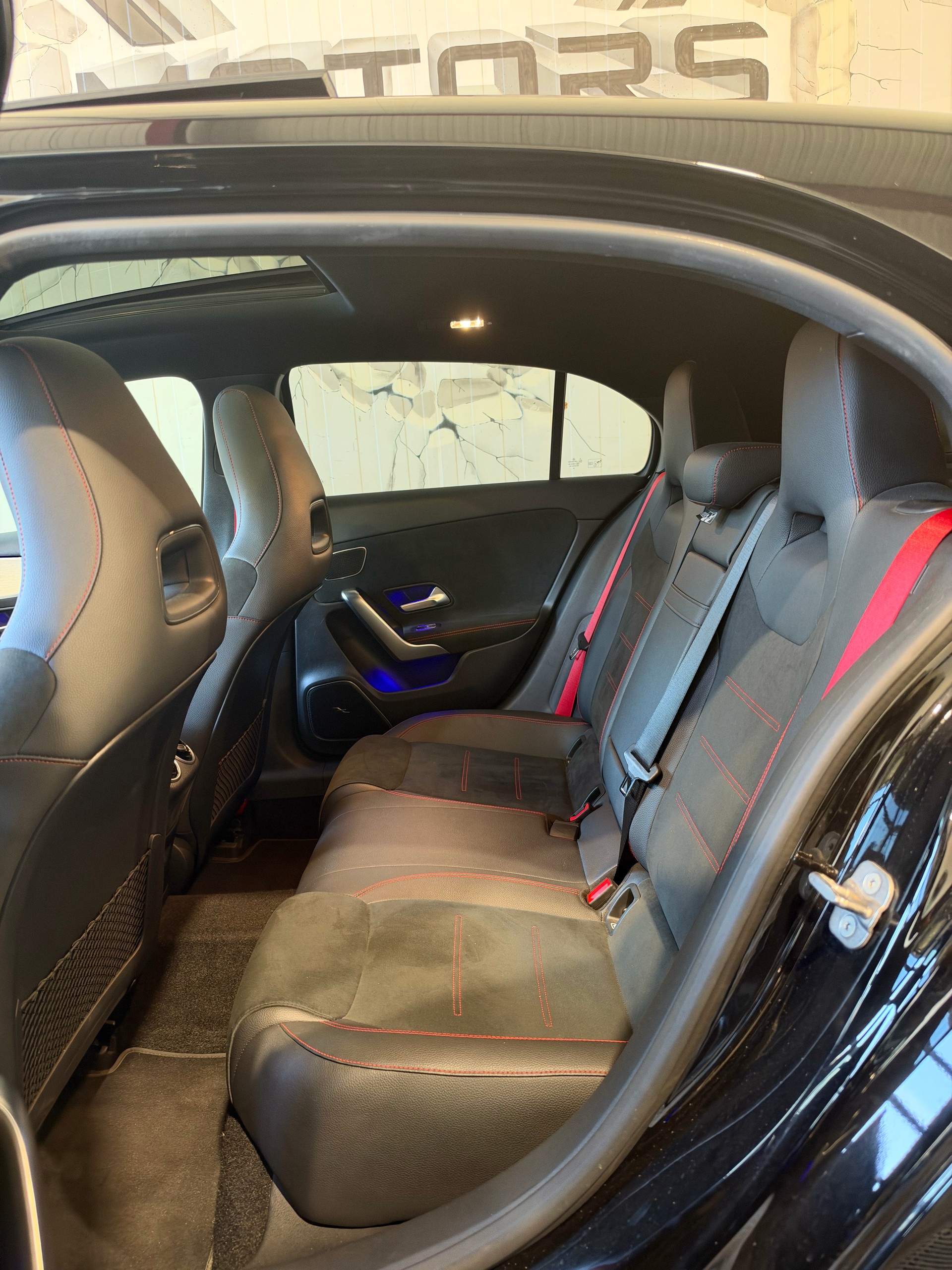 MERCEDES-BENZ A AMG 35 4Matic 8G-DCT-image-15