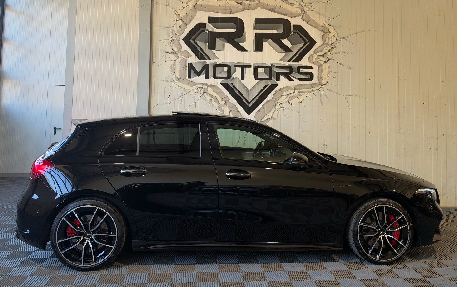 MERCEDES-BENZ A AMG 35 4Matic 8G-DCT-image-4