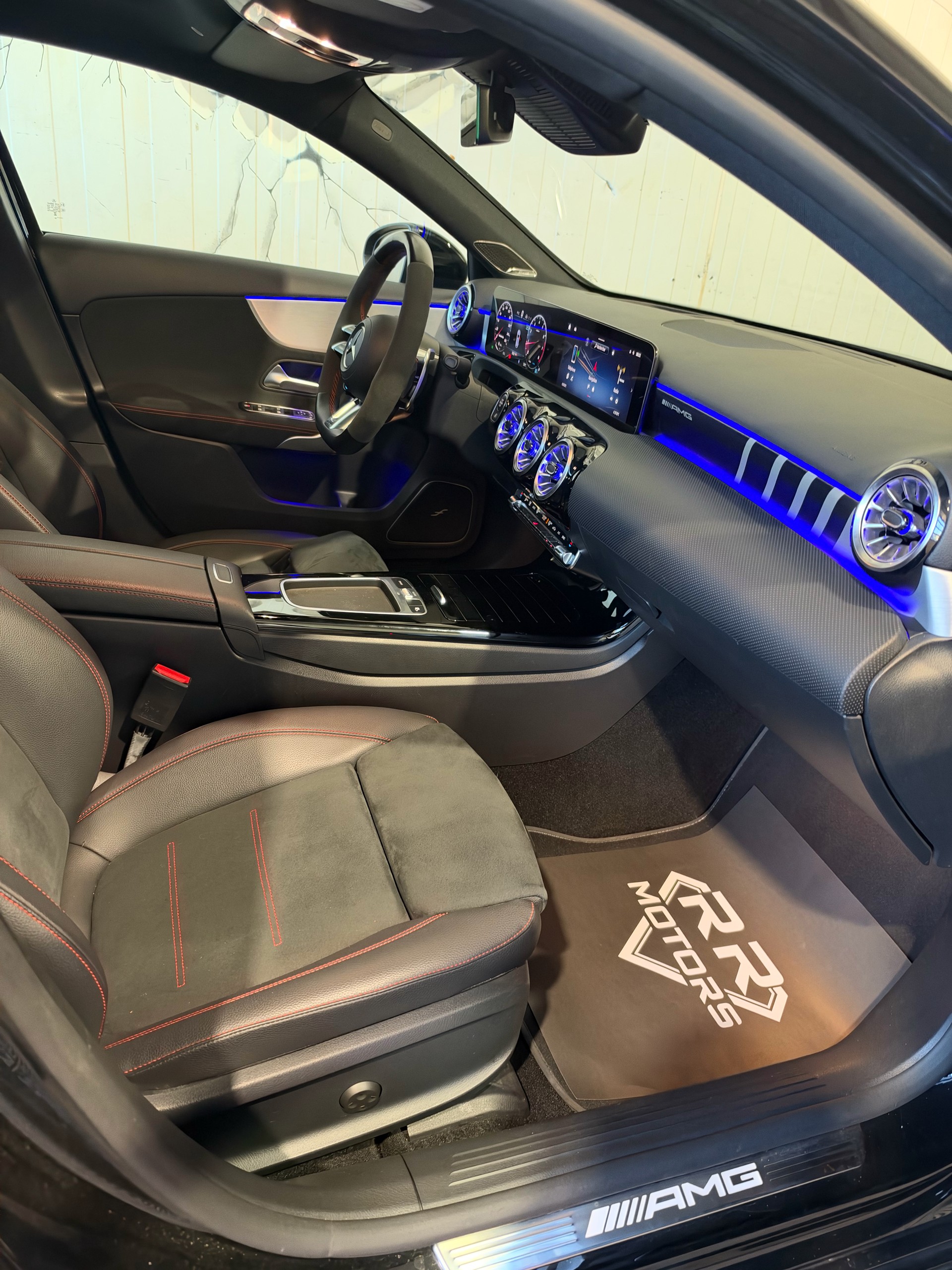 MERCEDES-BENZ A AMG 35 4Matic 8G-DCT-image-6