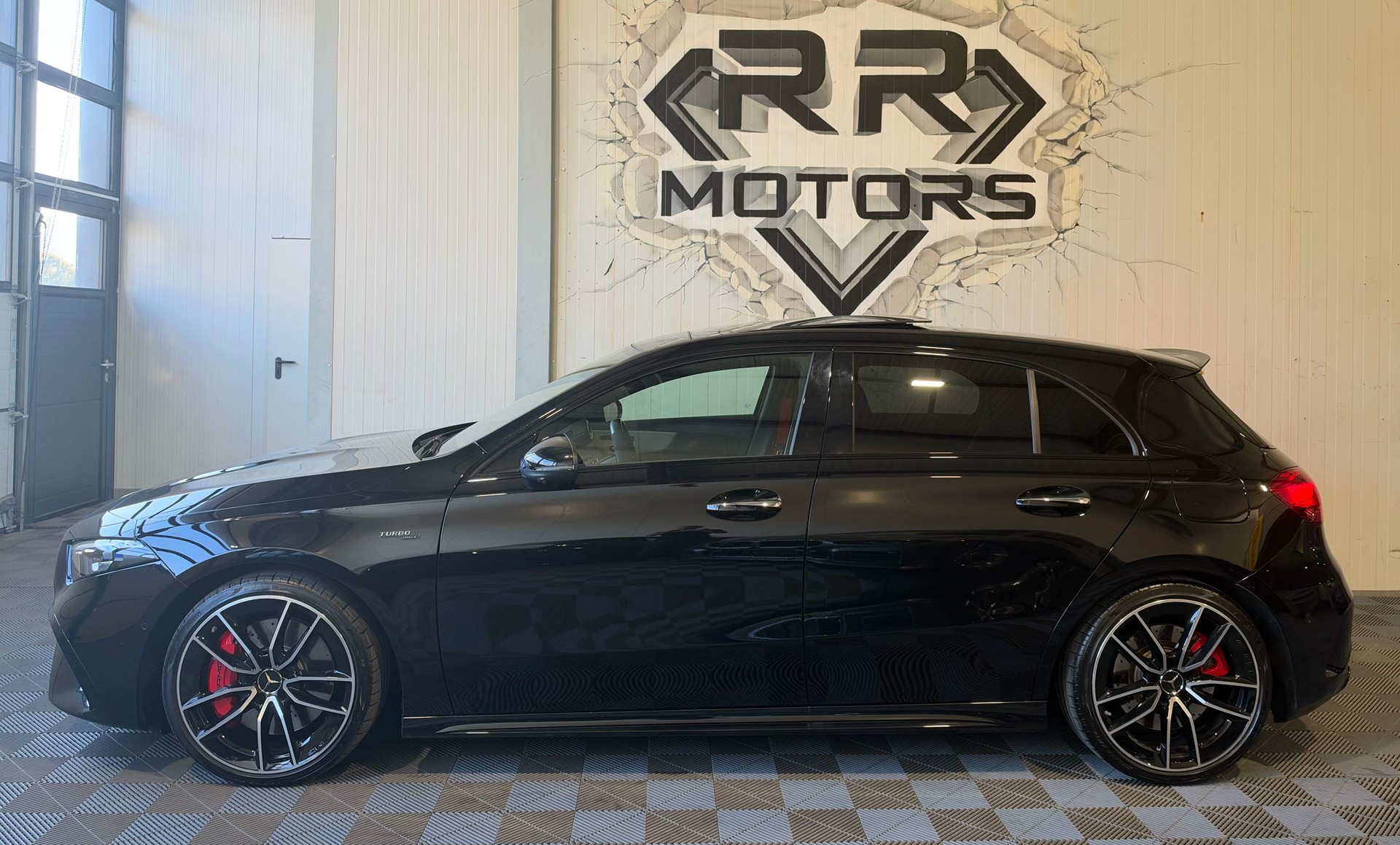 MERCEDES-BENZ A AMG 35 4Matic 8G-DCT-image-1