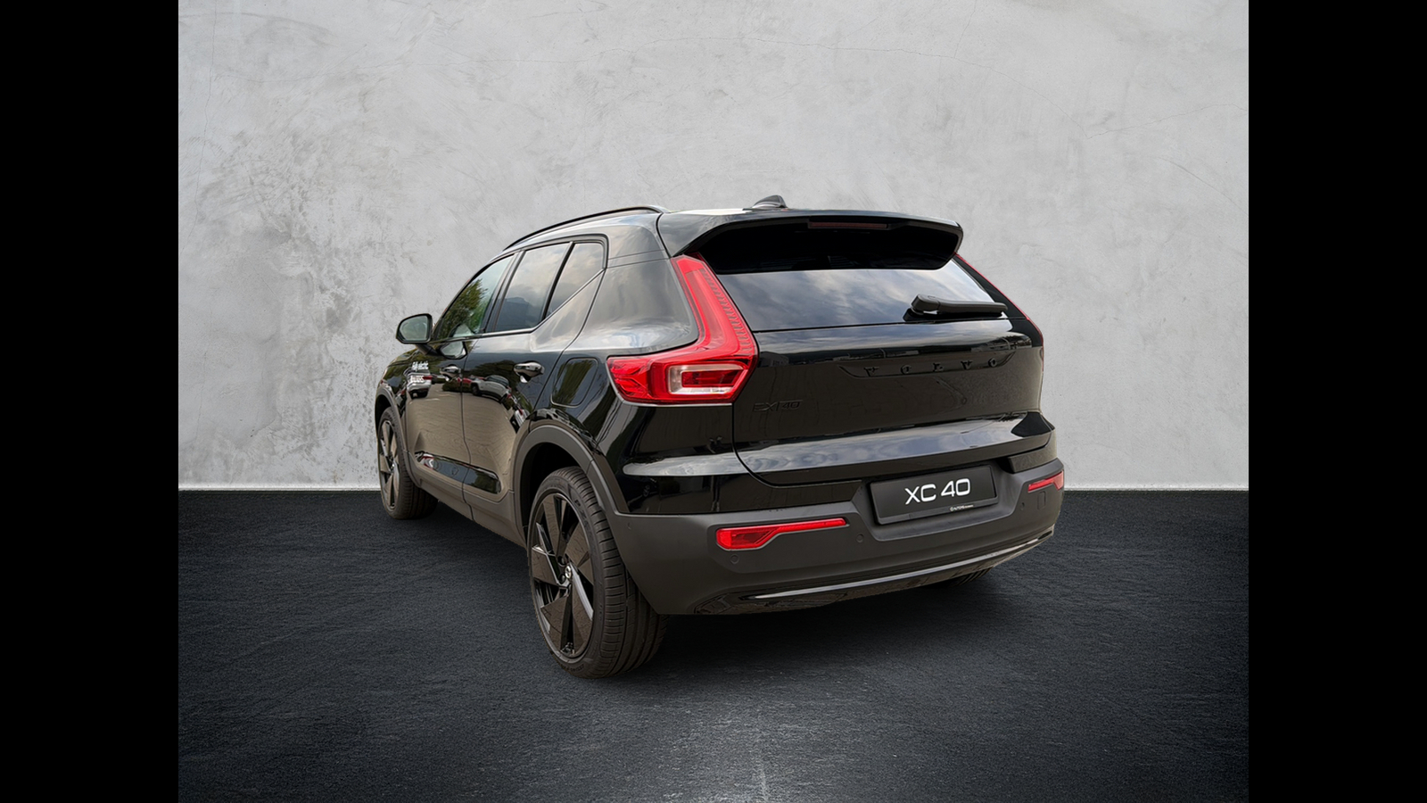 VOLVO EX40 82kWh Twin Motor Performance AWD Xcentric Black Edition-image-3