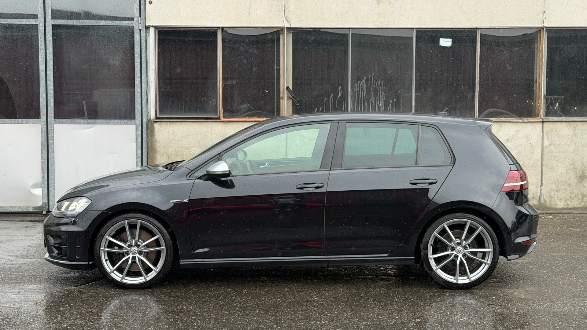 VW Golf 2.0 TSI R 4Motion DSG-image-1