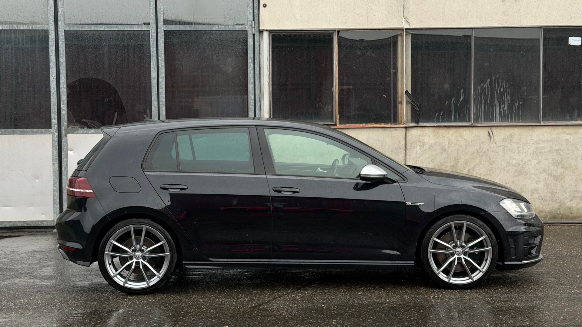 VW Golf 2.0 TSI R 4Motion DSG-image-5