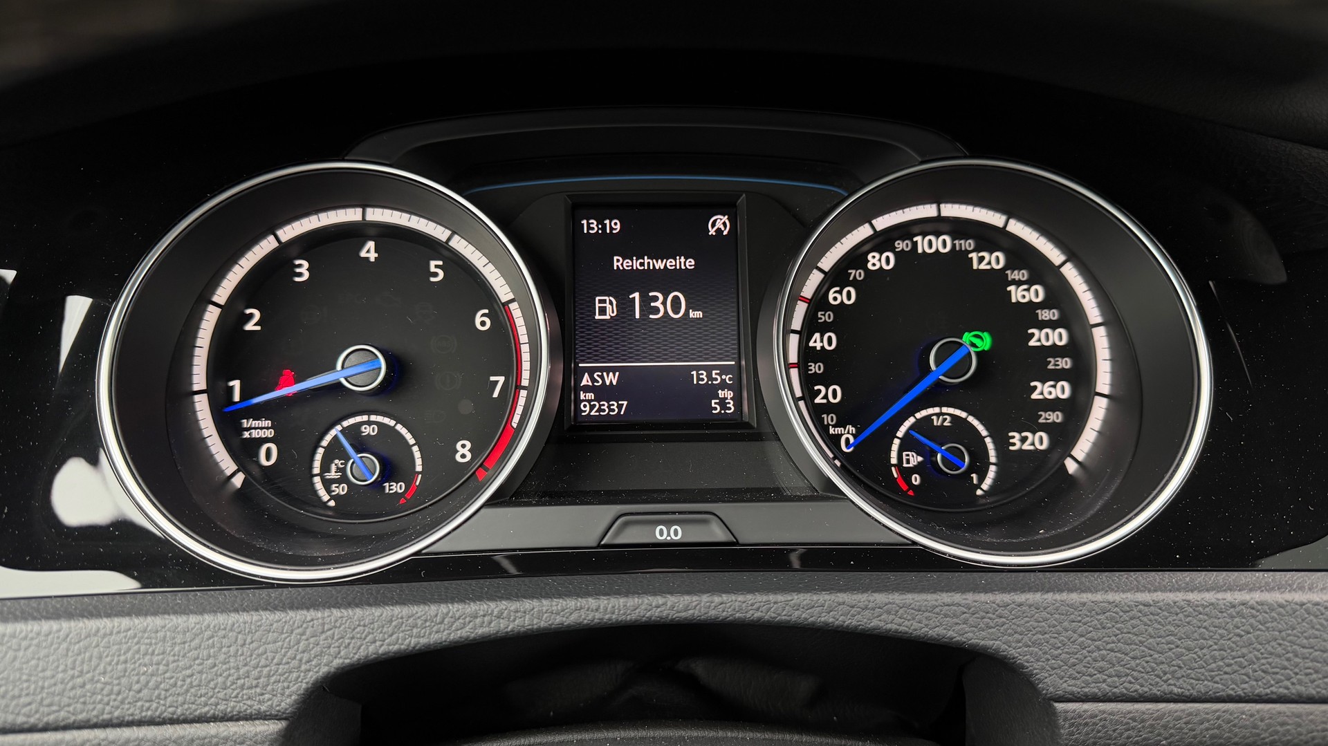 VW Golf 2.0 TSI R 4Motion DSG-image-15