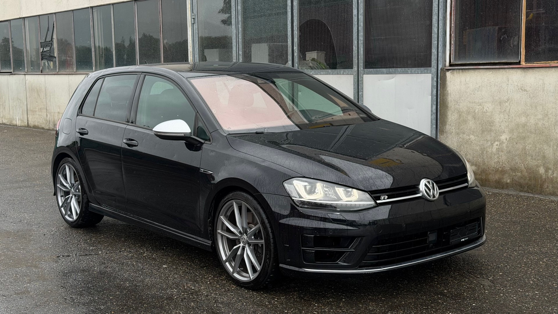 VW Golf 2.0 TSI R 4Motion DSG-image-6