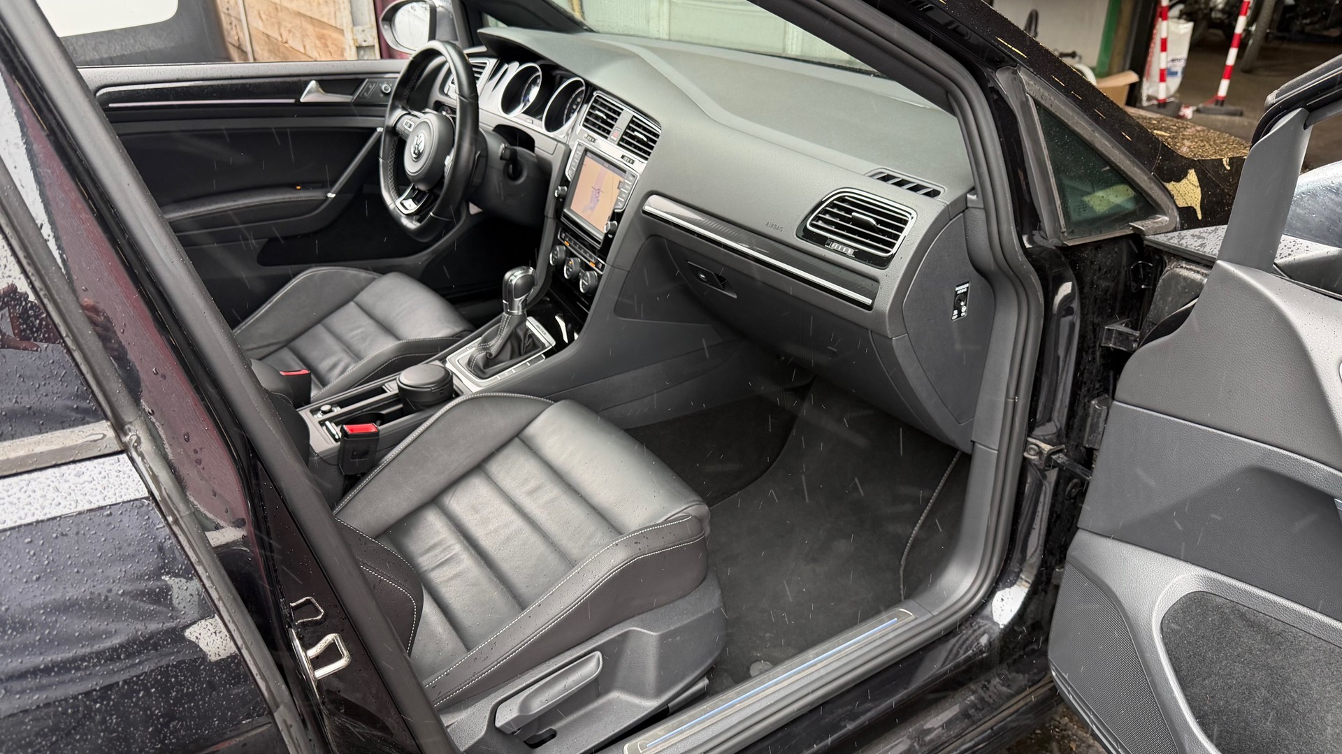 VW Golf 2.0 TSI R 4Motion DSG-image-11