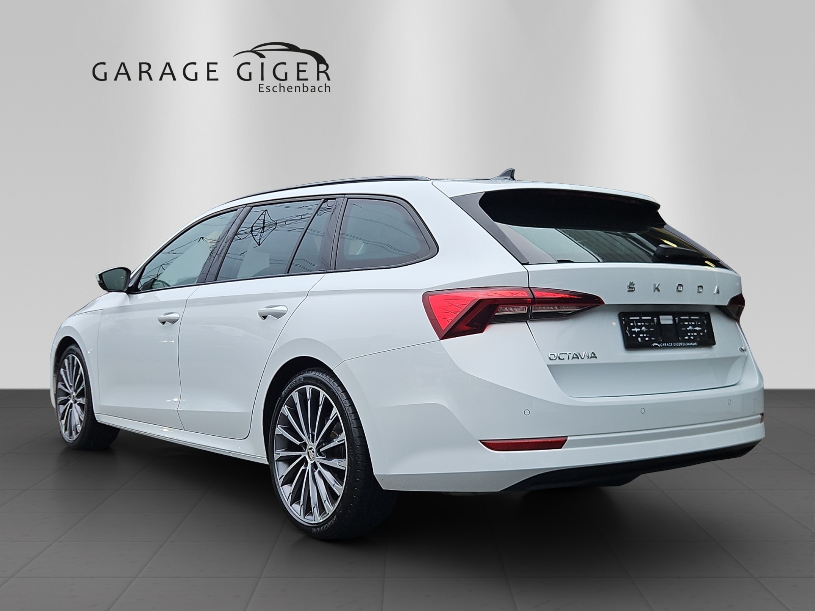 SKODA Octavia Combi 2.0 TDI DSG Style 4x4-image-2