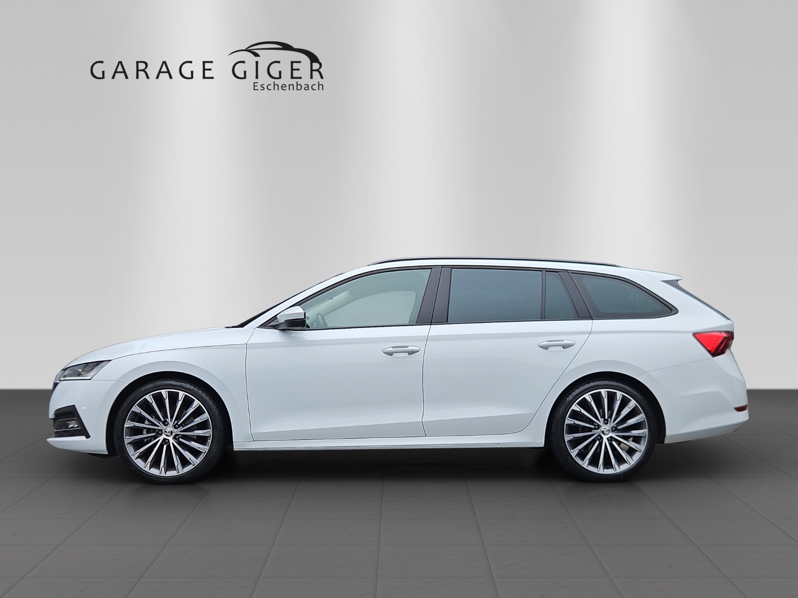 SKODA Octavia Combi 2.0 TDI DSG Style 4x4-image-1