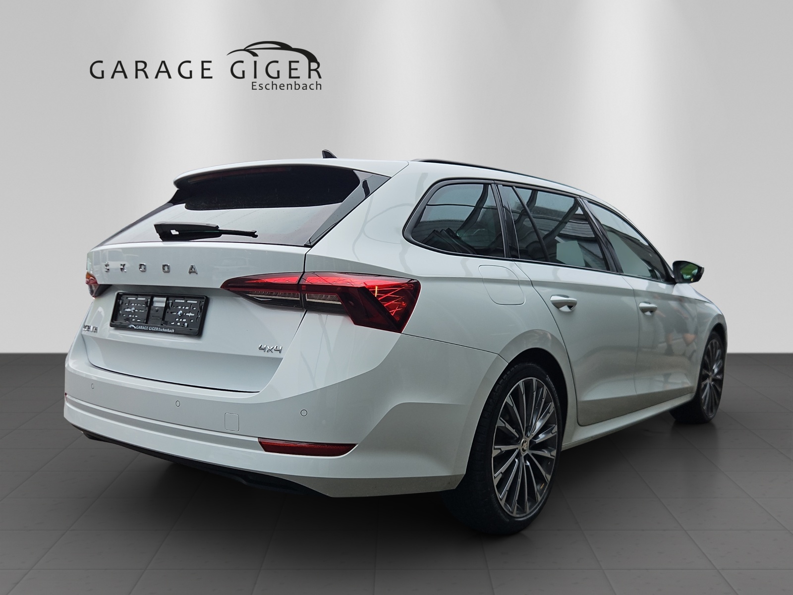 SKODA Octavia Combi 2.0 TDI DSG Style 4x4-image-3