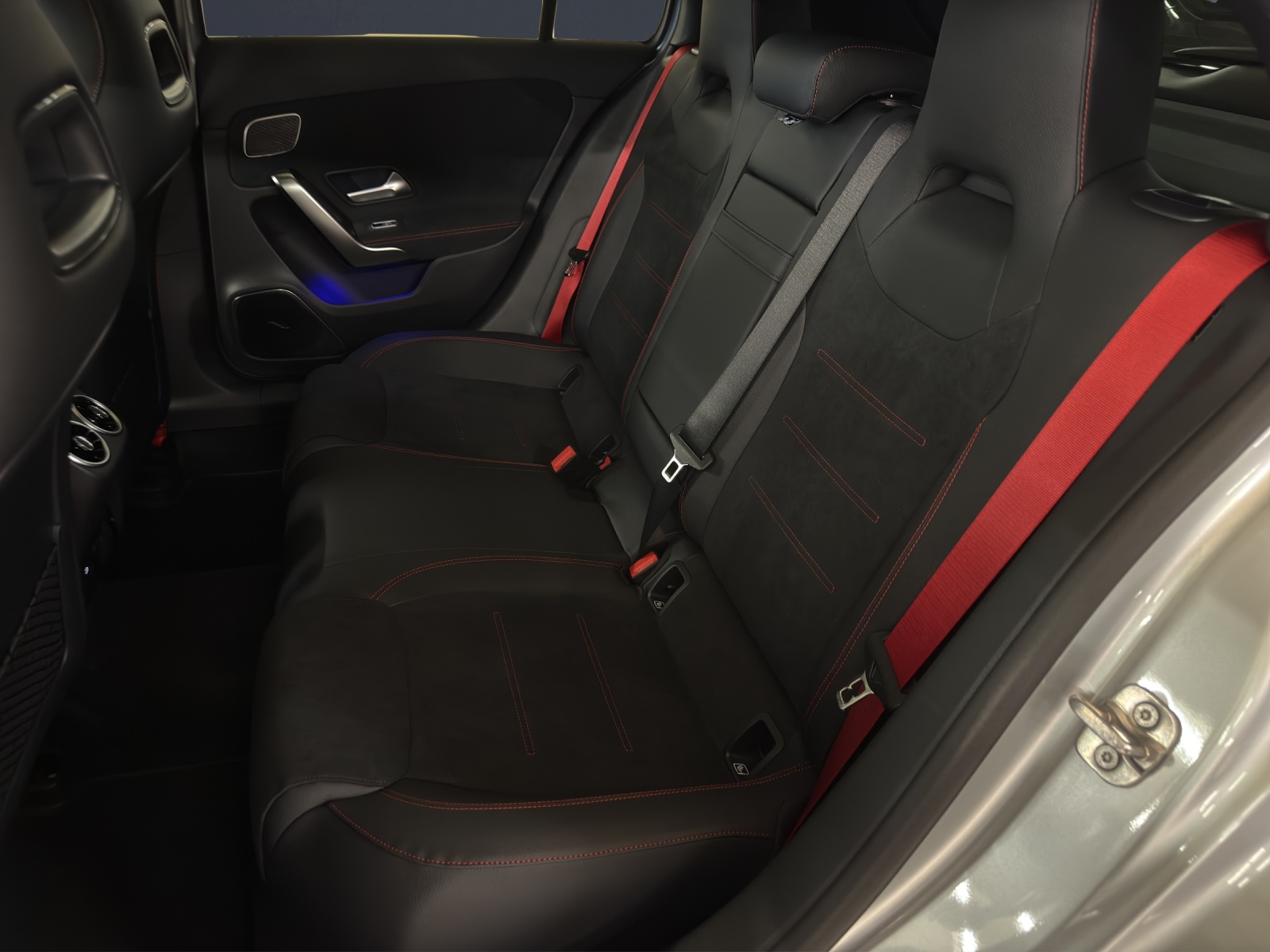 MERCEDES-BENZ A AMG 35 4M Berline Compacte-image-16