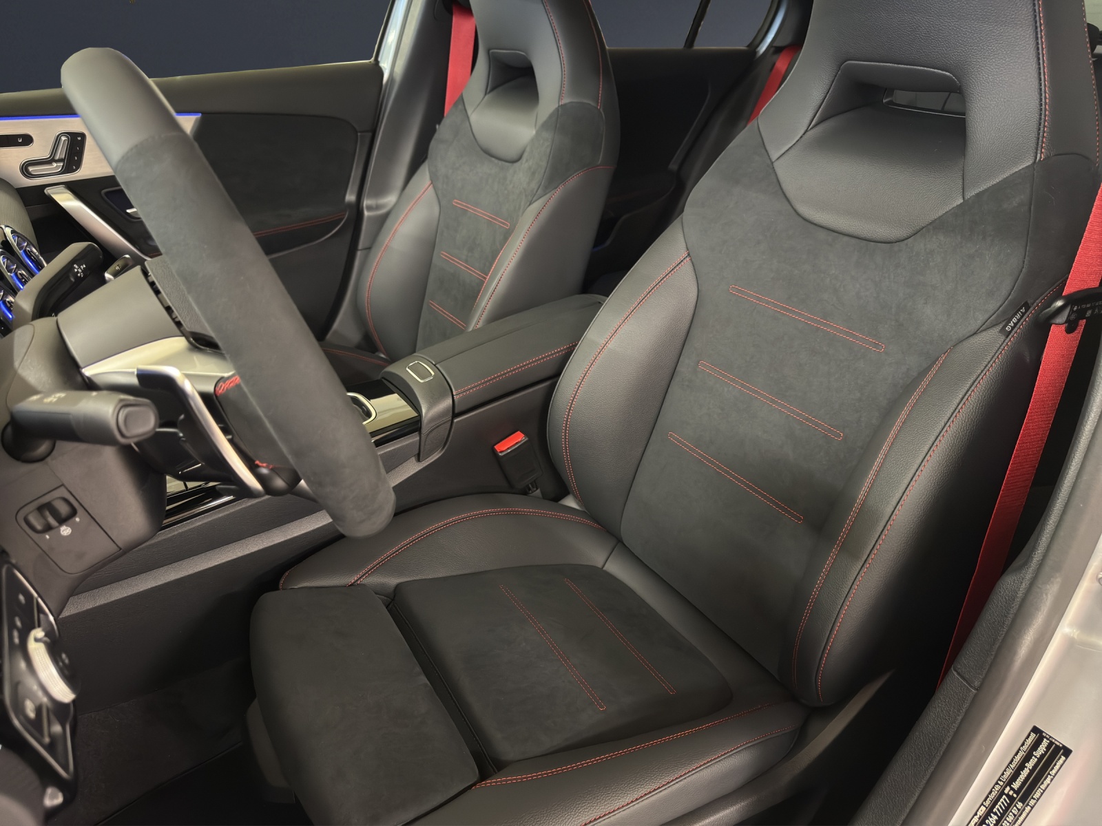 MERCEDES-BENZ A AMG 35 4M Berline Compacte-image-14