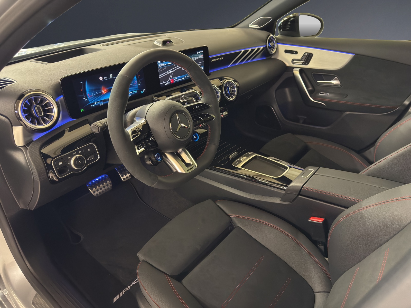 MERCEDES-BENZ A AMG 35 4M Berline Compacte-image-12