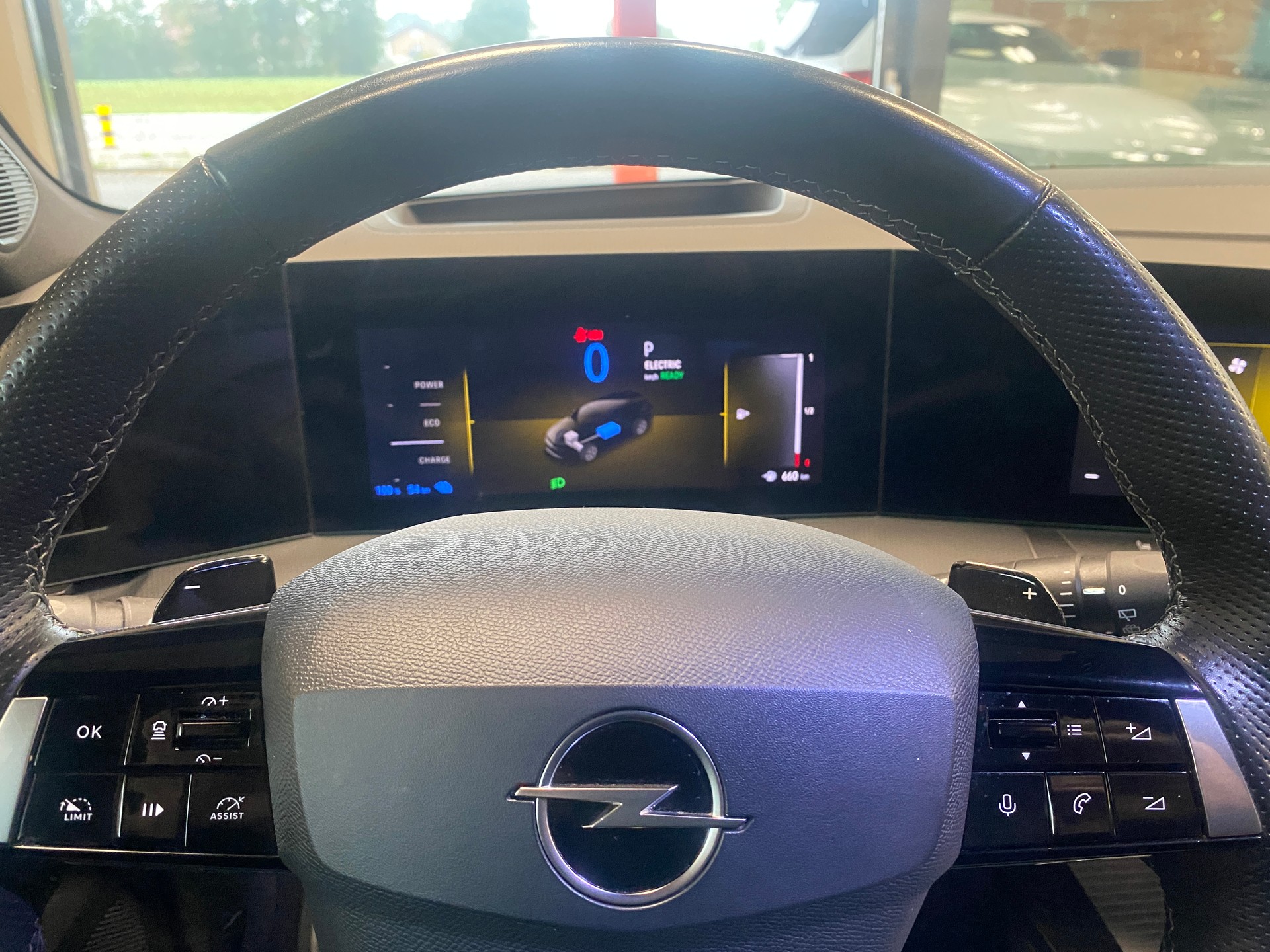 OPEL Astra Sports Tourer 1.6 PHEV Turbo GSe-image-12