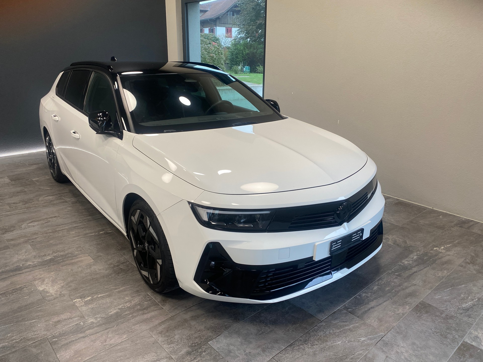 OPEL Astra Sports Tourer 1.6 PHEV Turbo GSe-image-3
