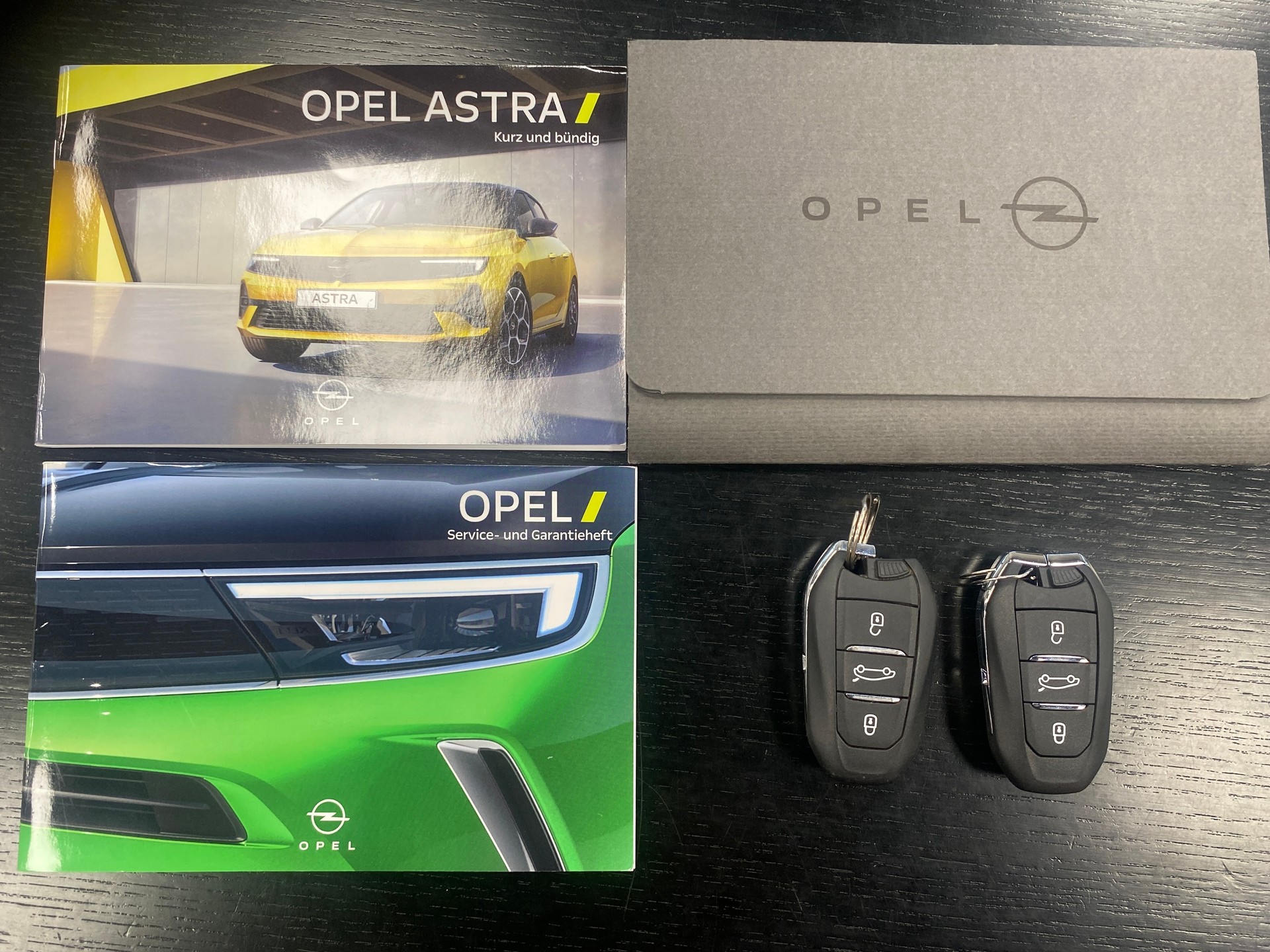 OPEL Astra Sports Tourer 1.6 PHEV Turbo GSe-image-22