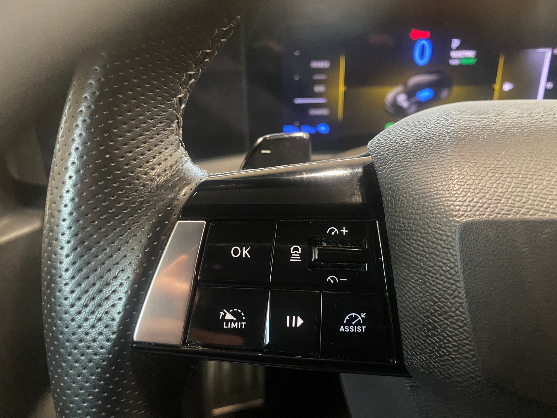 OPEL Astra Sports Tourer 1.6 PHEV Turbo GSe-image-13