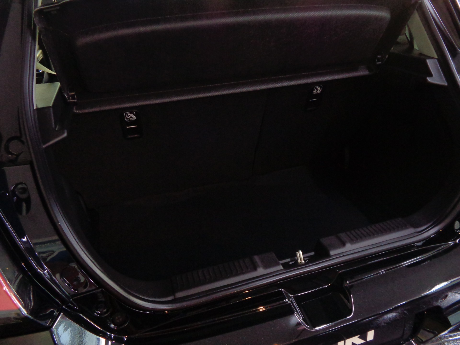 SUZUKI Swift 1.2 Compact+ Hybrid CVT-image-8