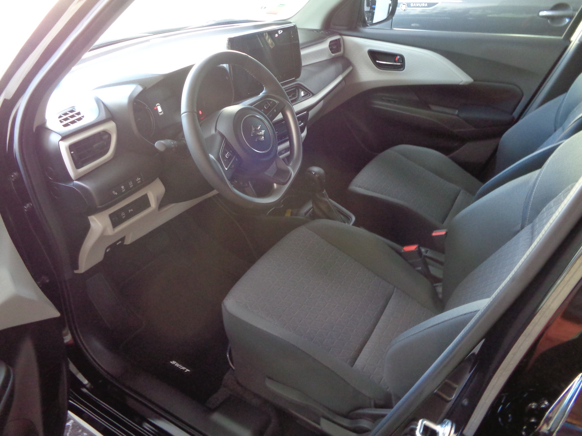 SUZUKI Swift 1.2 Compact+ Hybrid CVT-image-6