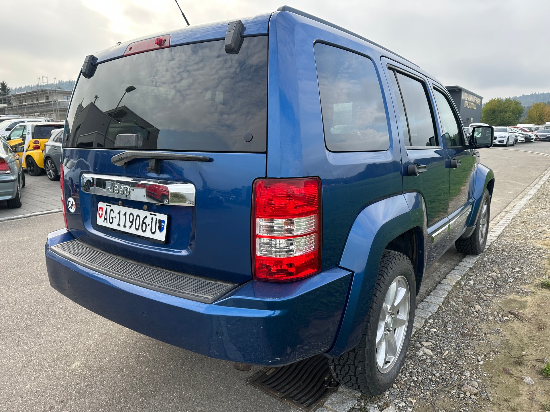 JEEP Cherokee 2.8 CRD Limited Automatic-image-4