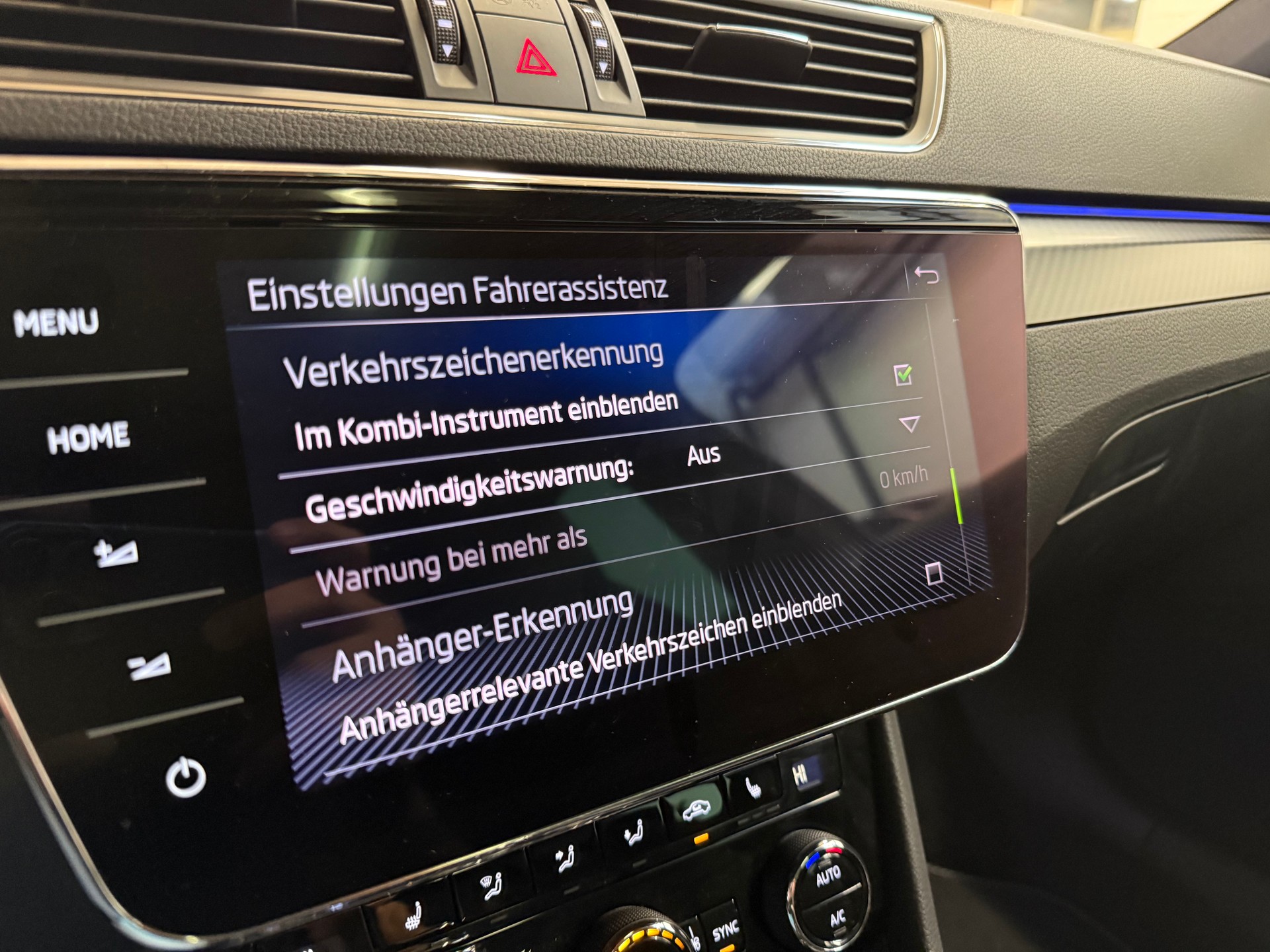 SKODA Superb Combi 2.0 TDI 190 SportLine 4x4 DSG-image-31