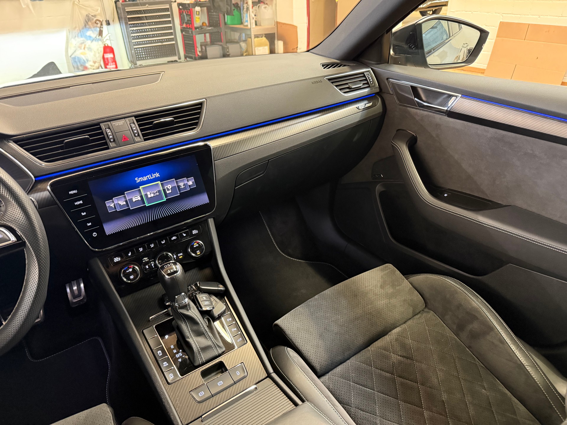 SKODA Superb Combi 2.0 TDI 190 SportLine 4x4 DSG-image-11