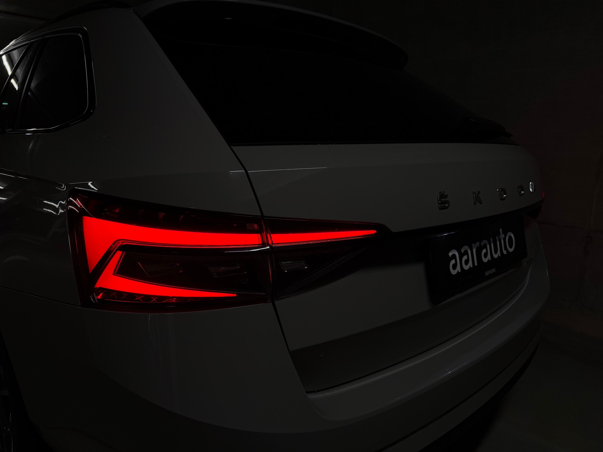 SKODA Superb Combi 2.0 TDI 190 SportLine 4x4 DSG-image-5